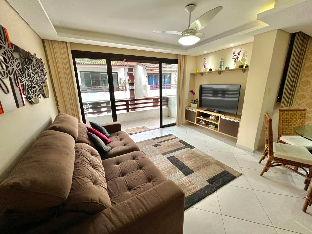 Apto 350m praia Enseada, 2 quartos, lazer, 2 vagas em Enseada, Guarujá — foto 2