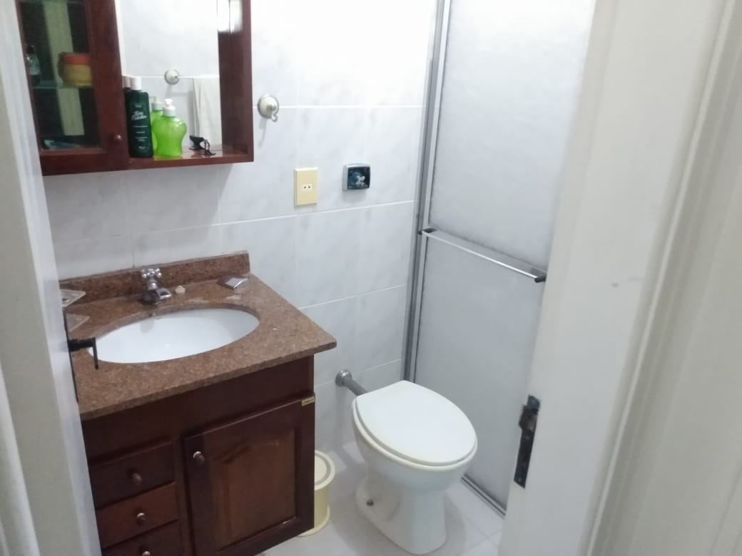 Apto 2 dorms., sacada, 1 vaga, Astúrias em Jardim Las Palmas, Guarujá — foto 6