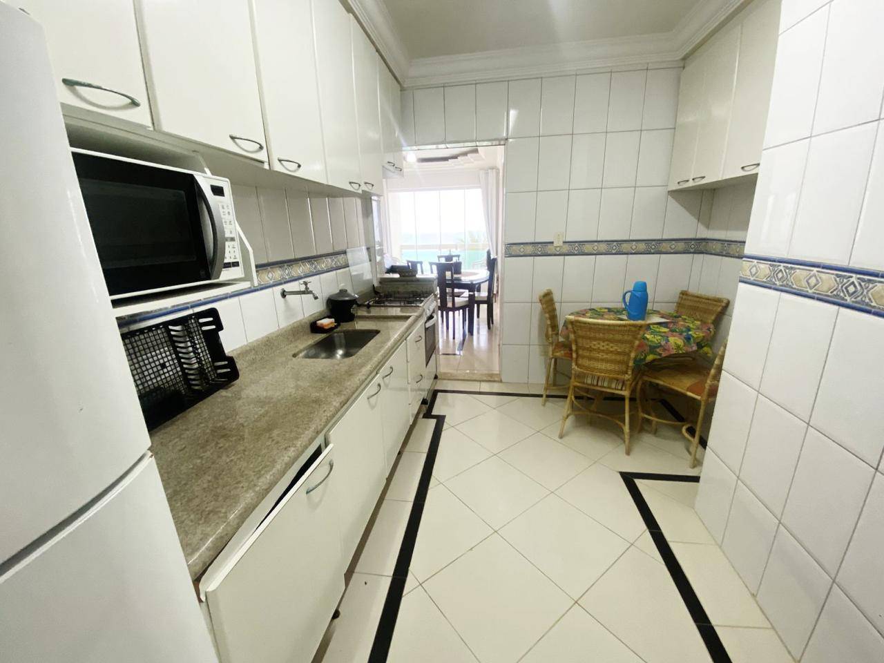 Apto reformado, frente praia Pitangueiras, 1 quarto, sacada em Pitangueiras, Guarujá — foto 6