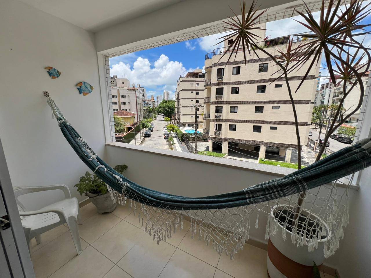 Apto 3 quartos, sacada, lazer, 350m praia Astúrias em Jardim Las Palmas, Guarujá — foto 2