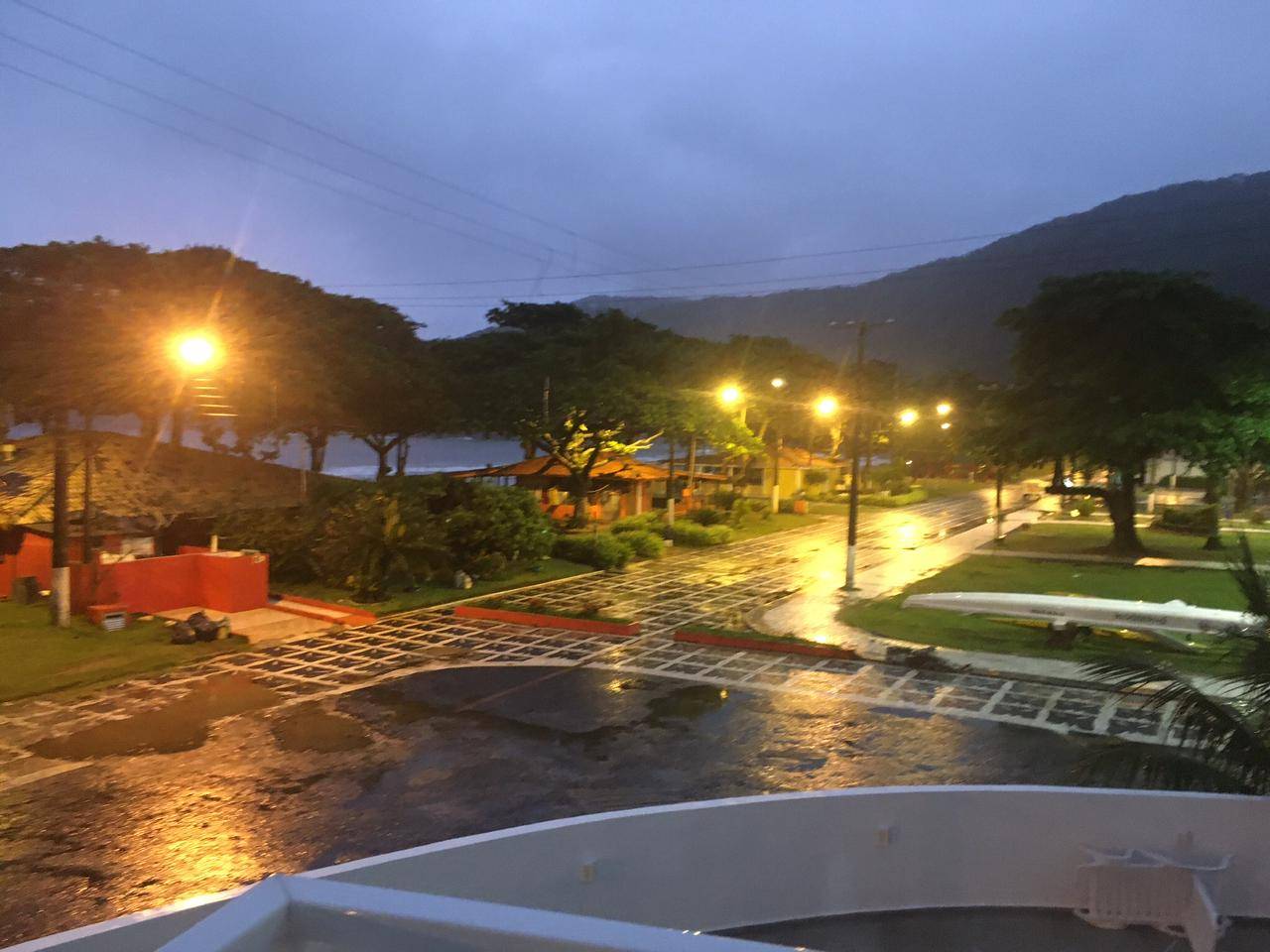 Casa frente mar, 4 suítes, varanda, lazer, 4 vagas em Guaiúba, Guarujá — foto 21