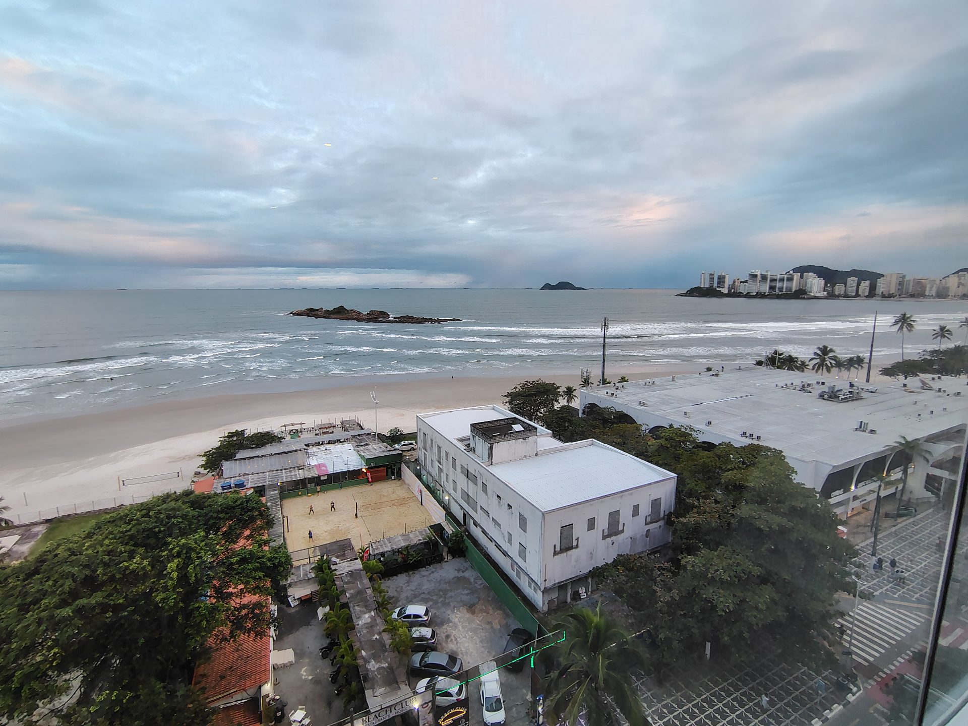 Apto frente praia Pitangueiras, 4 quartos, sacada, 1 vaga em Pitangueiras, Guarujá — foto 6