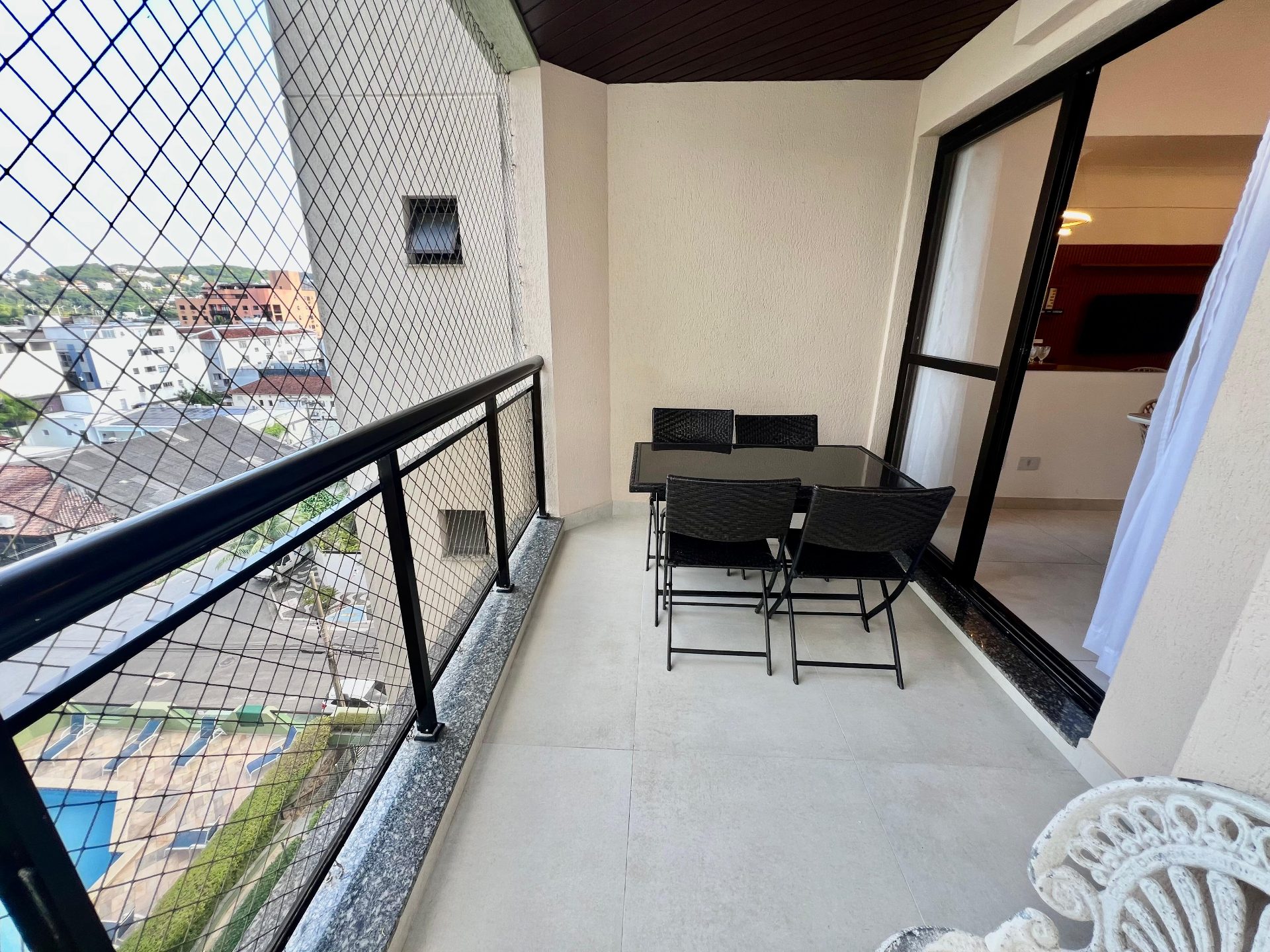 Apartamento Moderno a 350m da Praia da Enseada – Conforto e Lazer em um Só Lugar!  em Loteamento João Batista Julião, Guarujá — foto 2