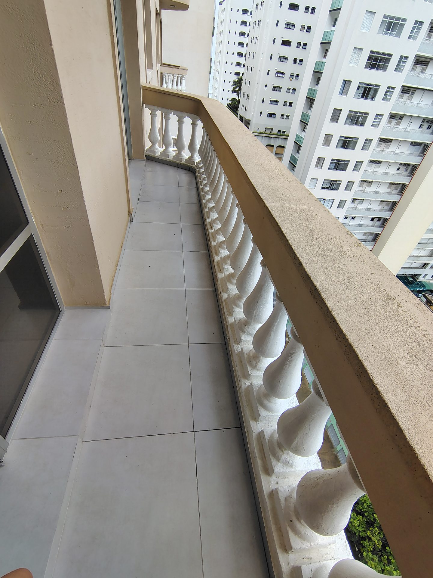 Apto 4 dorms., 1 vaga, andar alto, sacada, Pitangueiras (cópia) em Pitangueiras, Guarujá — foto 3