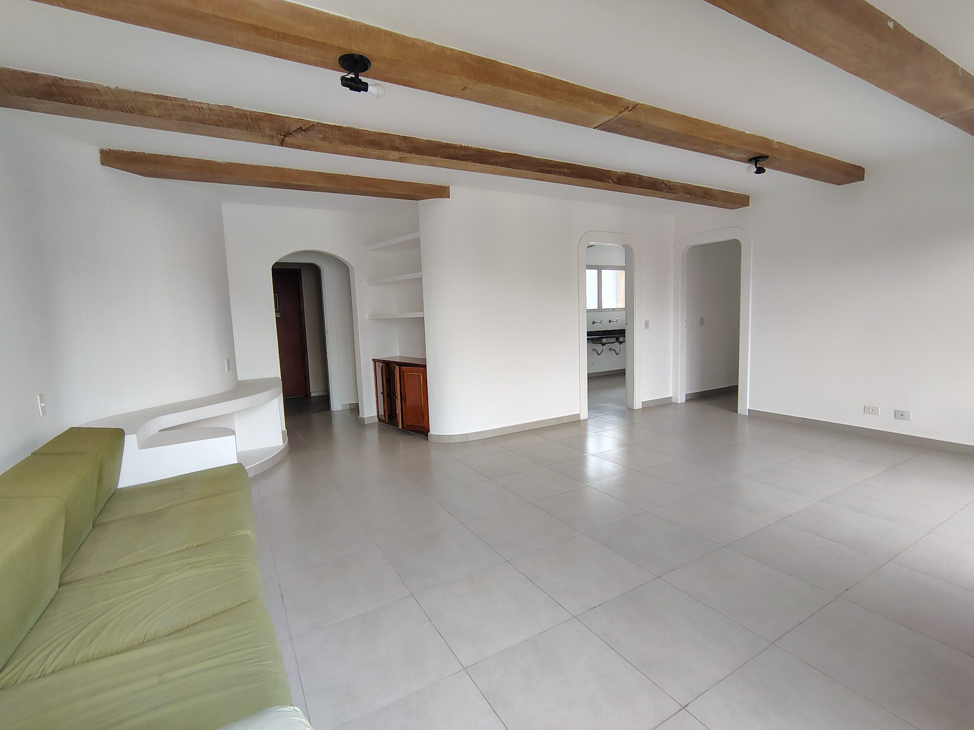 Apto 4 dorms., 1 vaga, andar alto, sacada, Pitangueiras (cópia) em Pitangueiras, Guarujá — foto 6