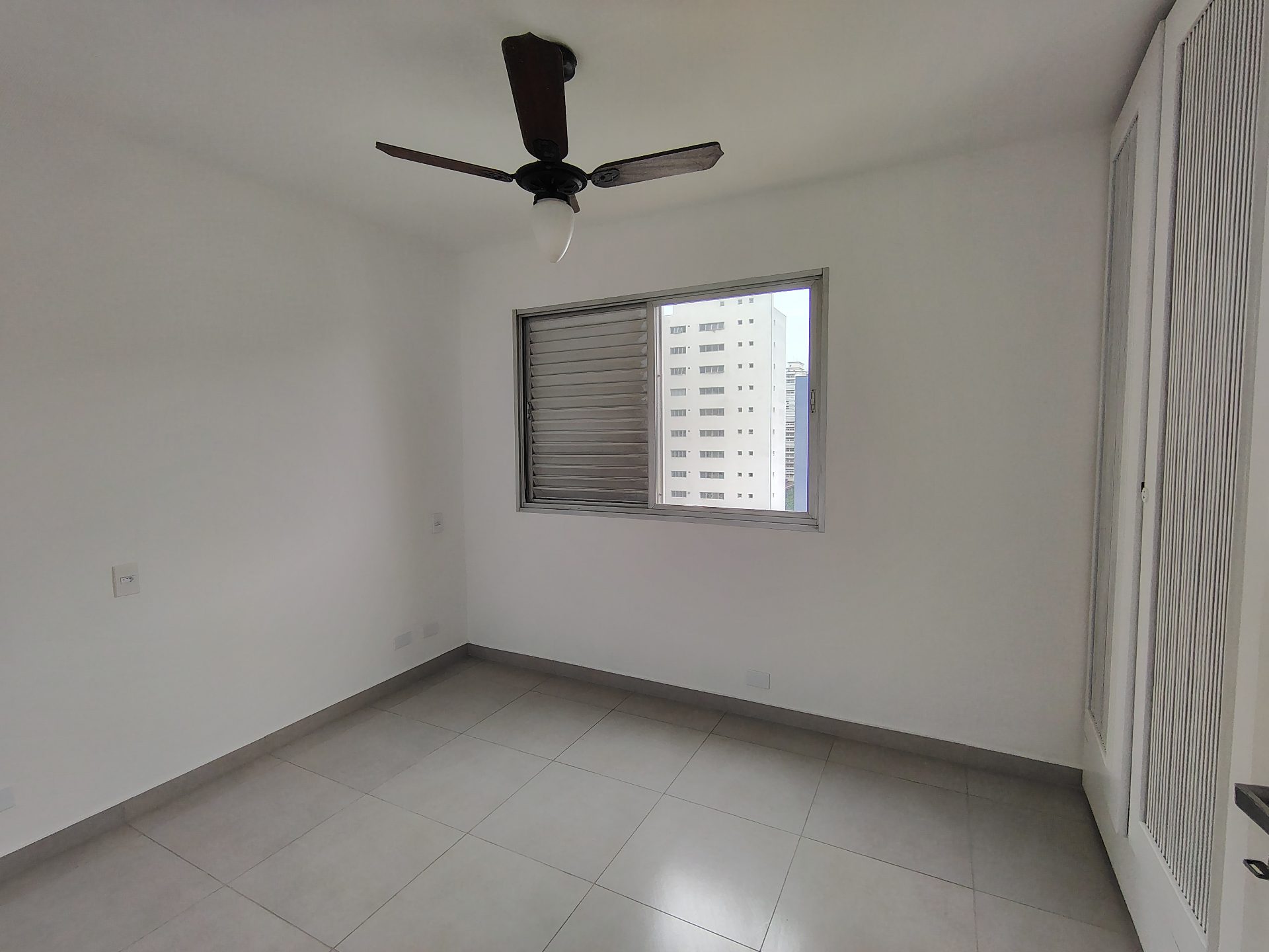 Apto 4 dorms., 1 vaga, andar alto, sacada, Pitangueiras (cópia) em Pitangueiras, Guarujá — foto 9