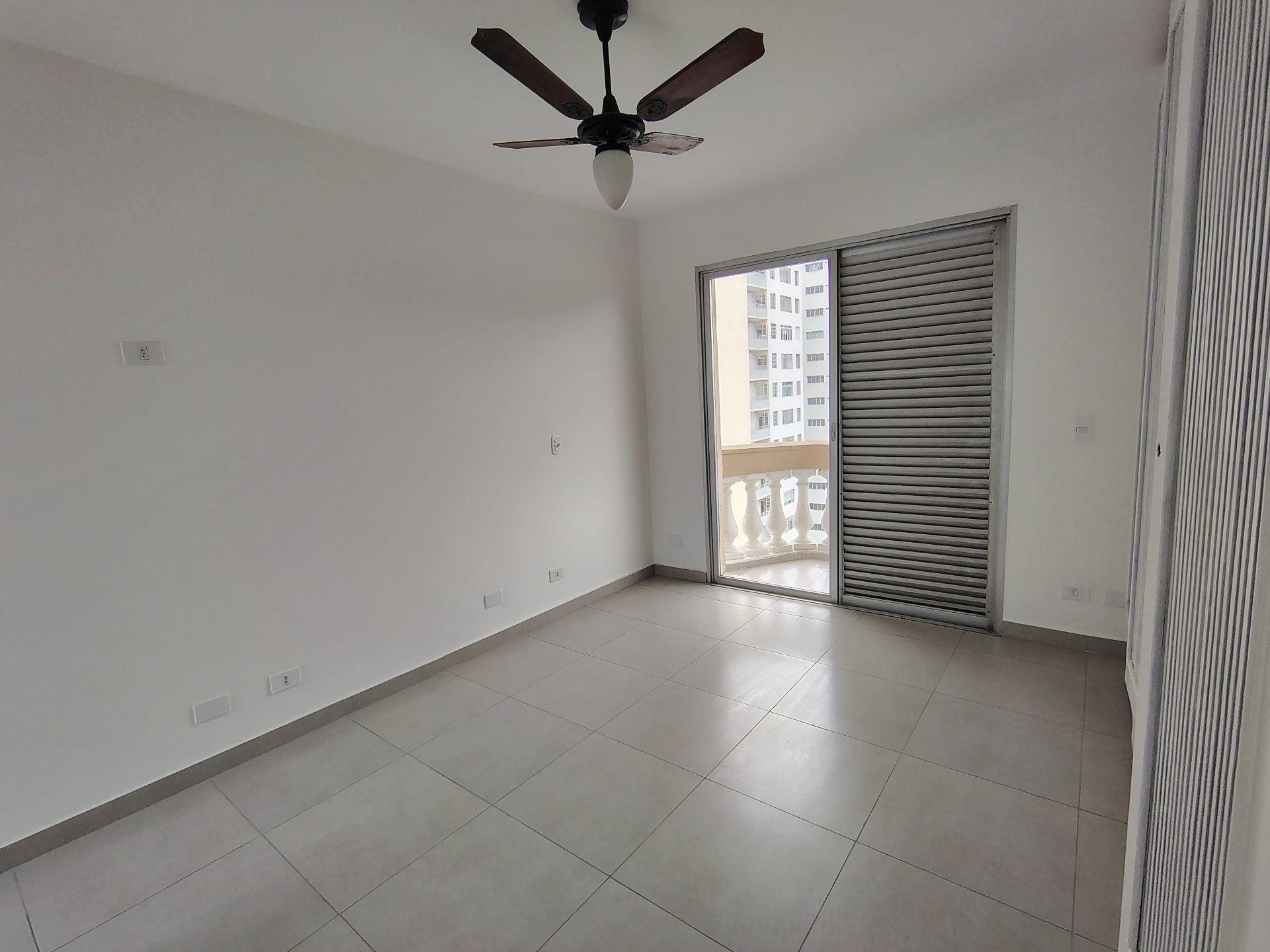 Apto 4 dorms., 1 vaga, andar alto, sacada, Pitangueiras (cópia) em Pitangueiras, Guarujá — foto 12
