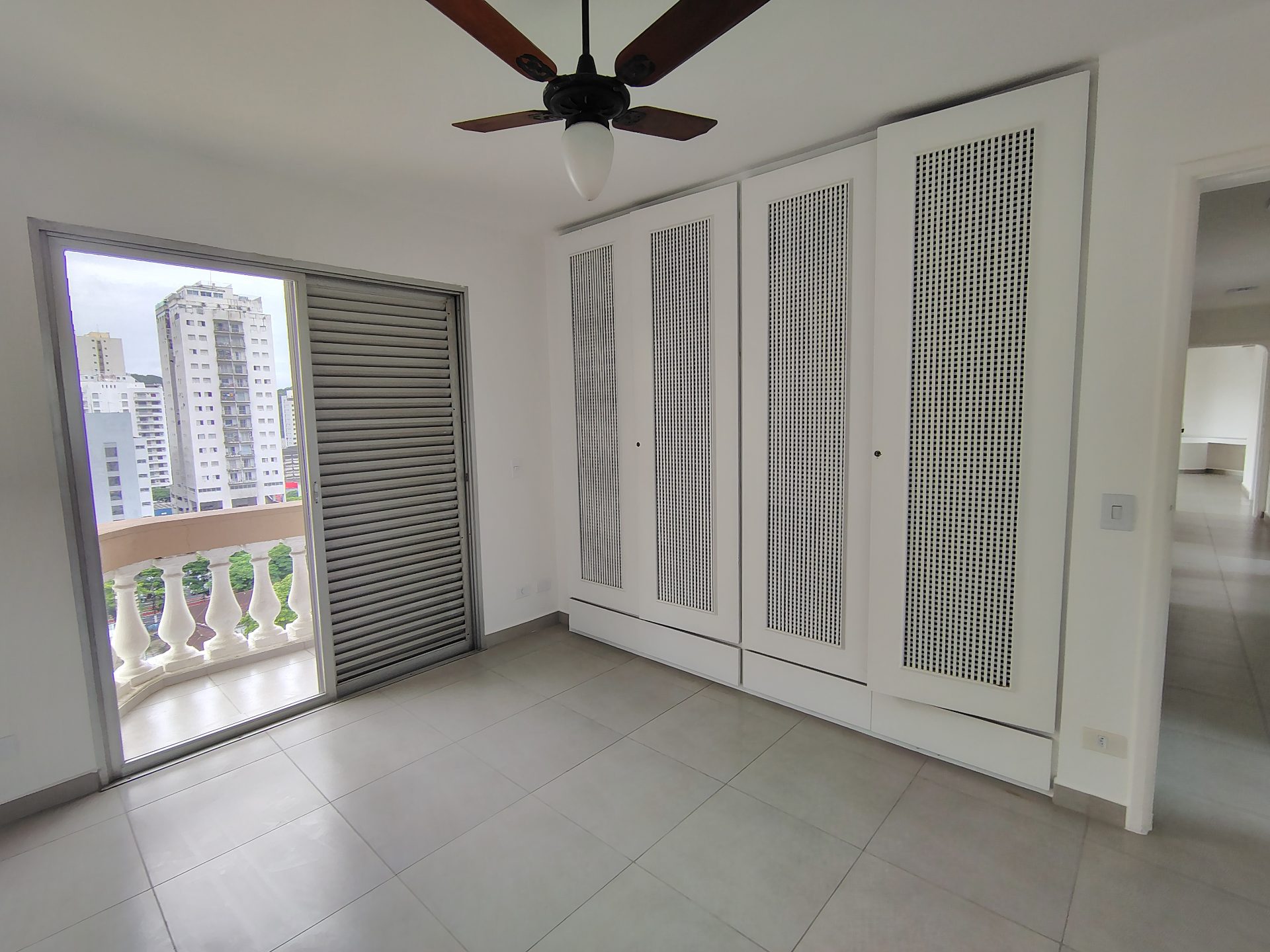 Apto 4 dorms., 1 vaga, andar alto, sacada, Pitangueiras (cópia) em Pitangueiras, Guarujá — foto 13
