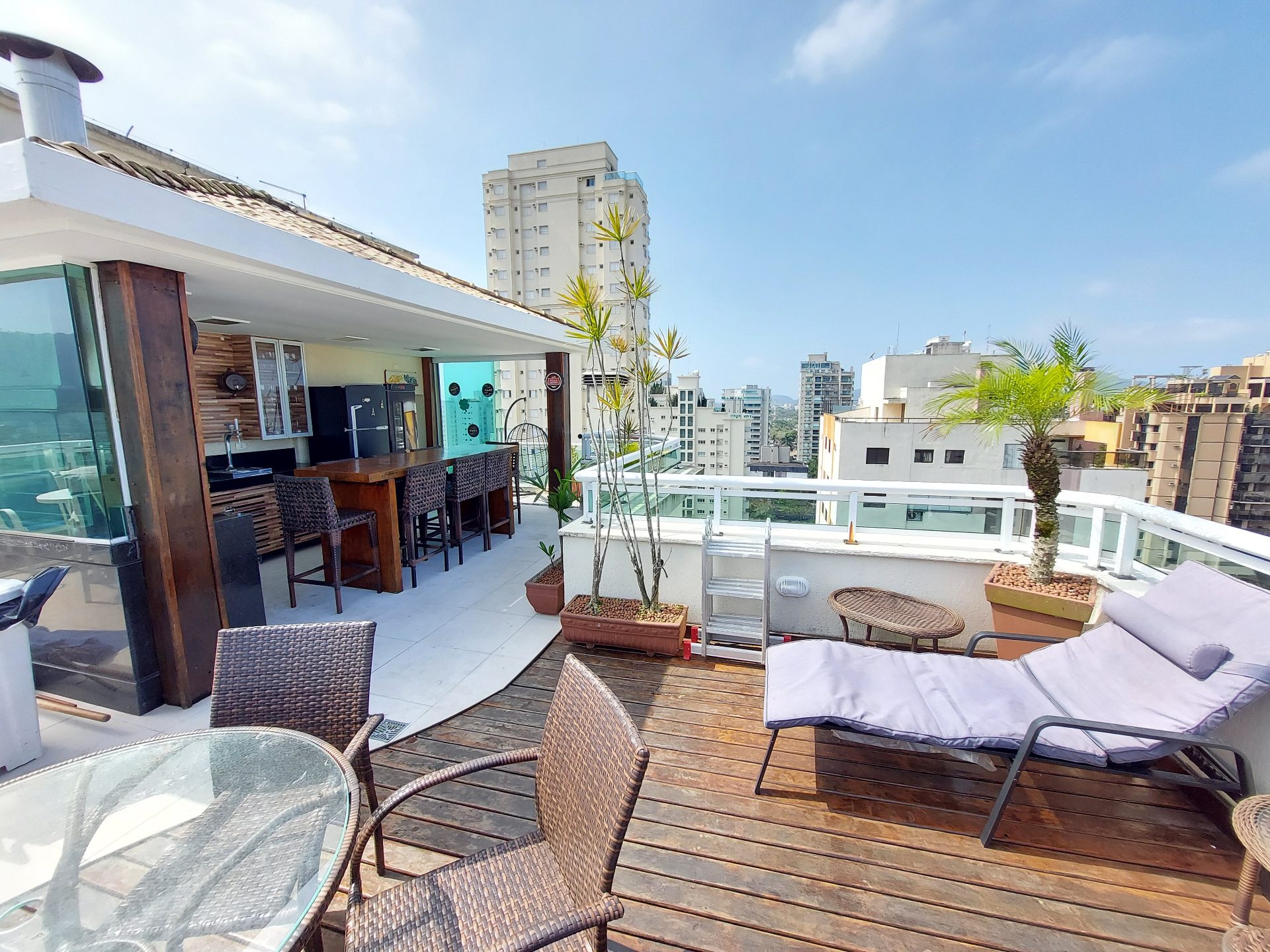 Cobertura 5 quartos, 3 vagas, vista para o mar, Enseada. em Enseada, Guarujá — foto 2