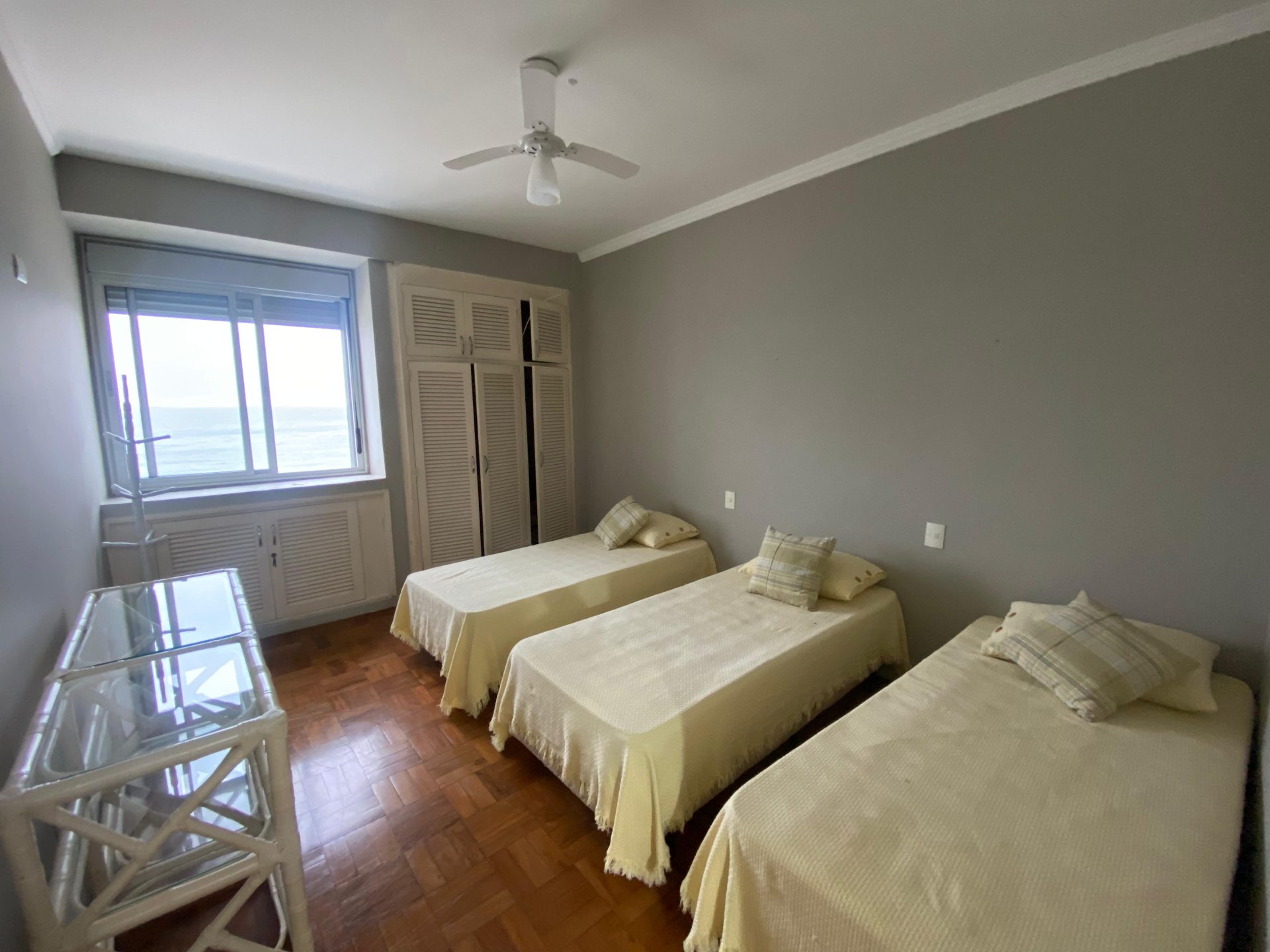 Apto reformado, frente praia, 4 quartos, 2 vagas, Pitangueiras em Pitangueiras, Guarujá — foto 12