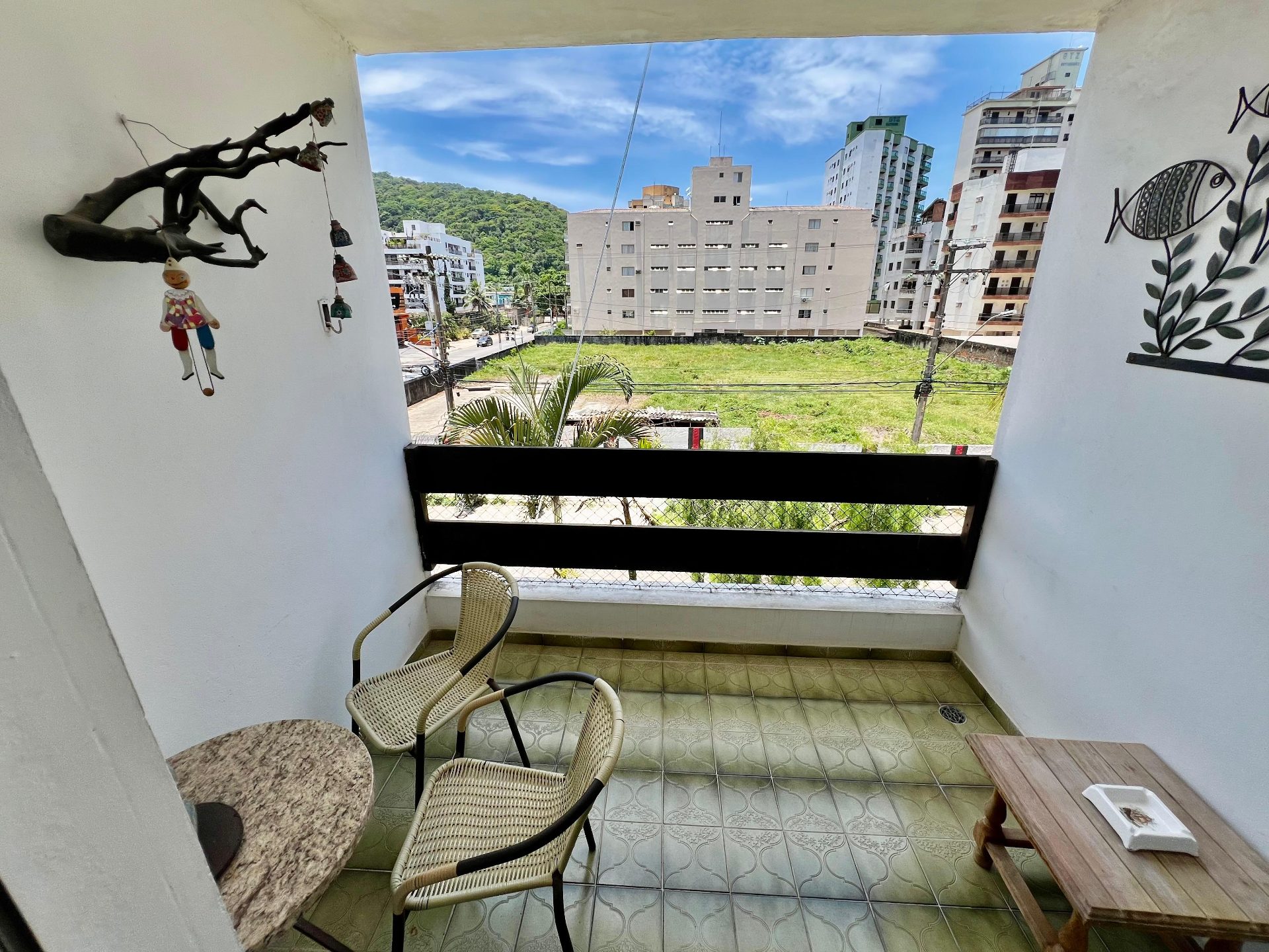 Apto 3 dorms., sacada, 400m da praia Enseada em Loteamento João Batista Julião, Guarujá — foto 2