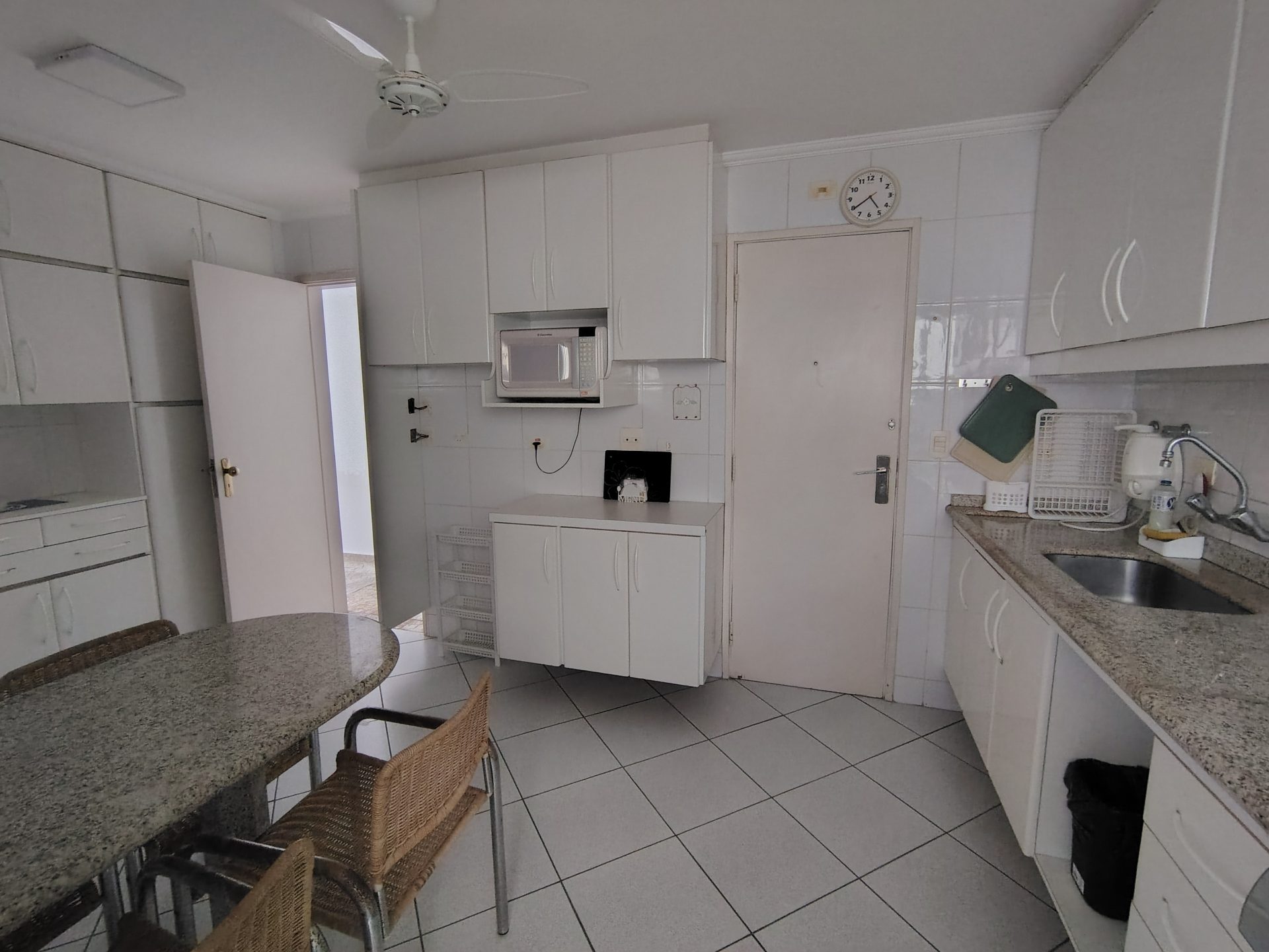 Apto 3 quartos, sacada, frente mar, 1 vaga, Pitangueiras em Pitangueiras, Guarujá — foto 19