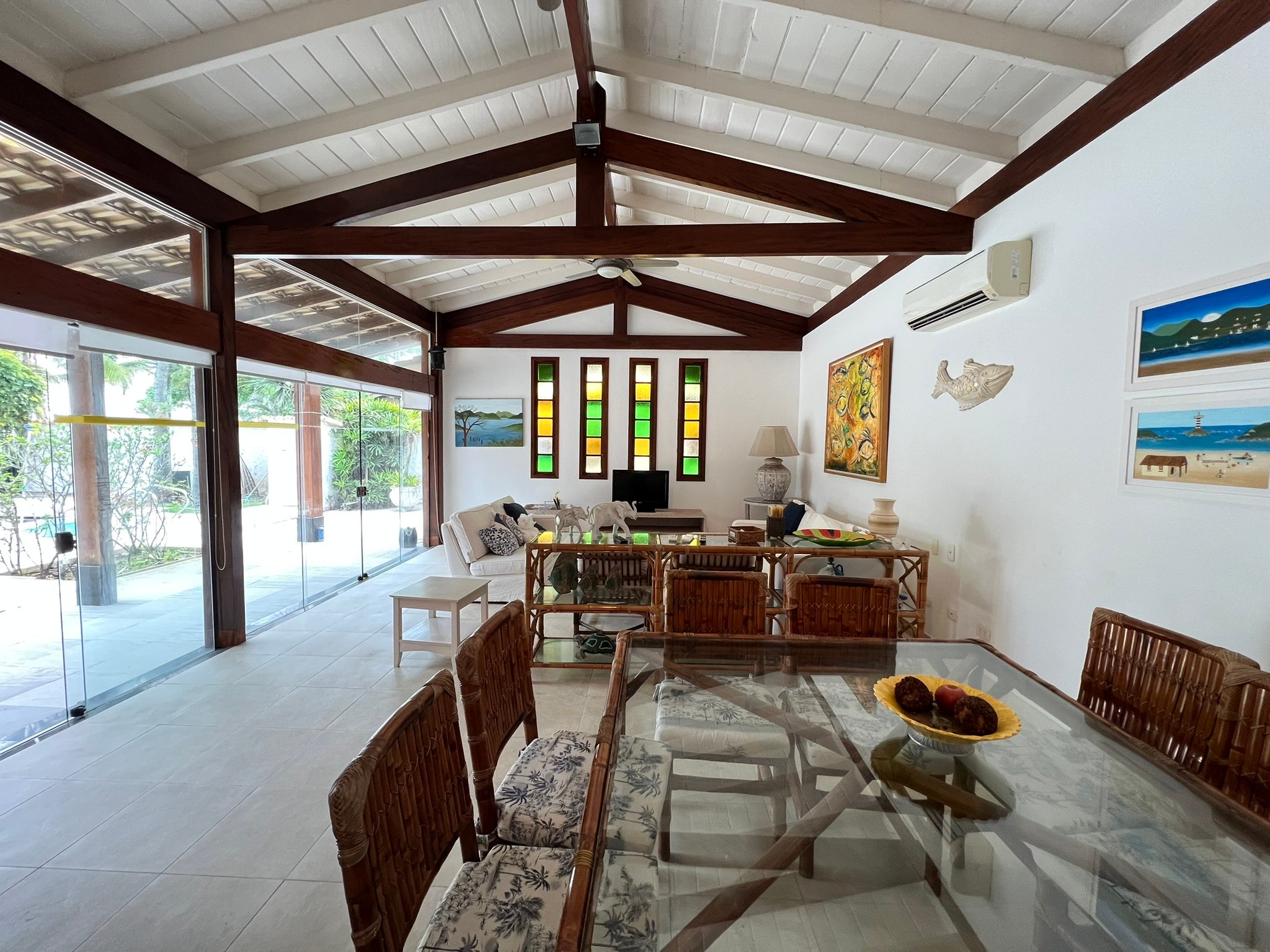 Casa térrea, frente praia Enseada, 4 suítes, 3 vagas em Enseada, Guarujá — foto 2