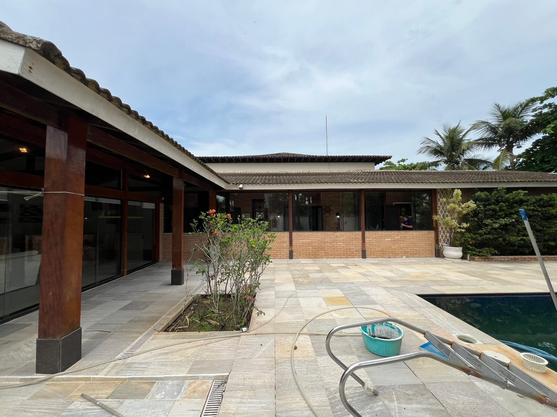Casa térrea, frente praia Enseada, 4 suítes, 3 vagas em Enseada, Guarujá — foto 12