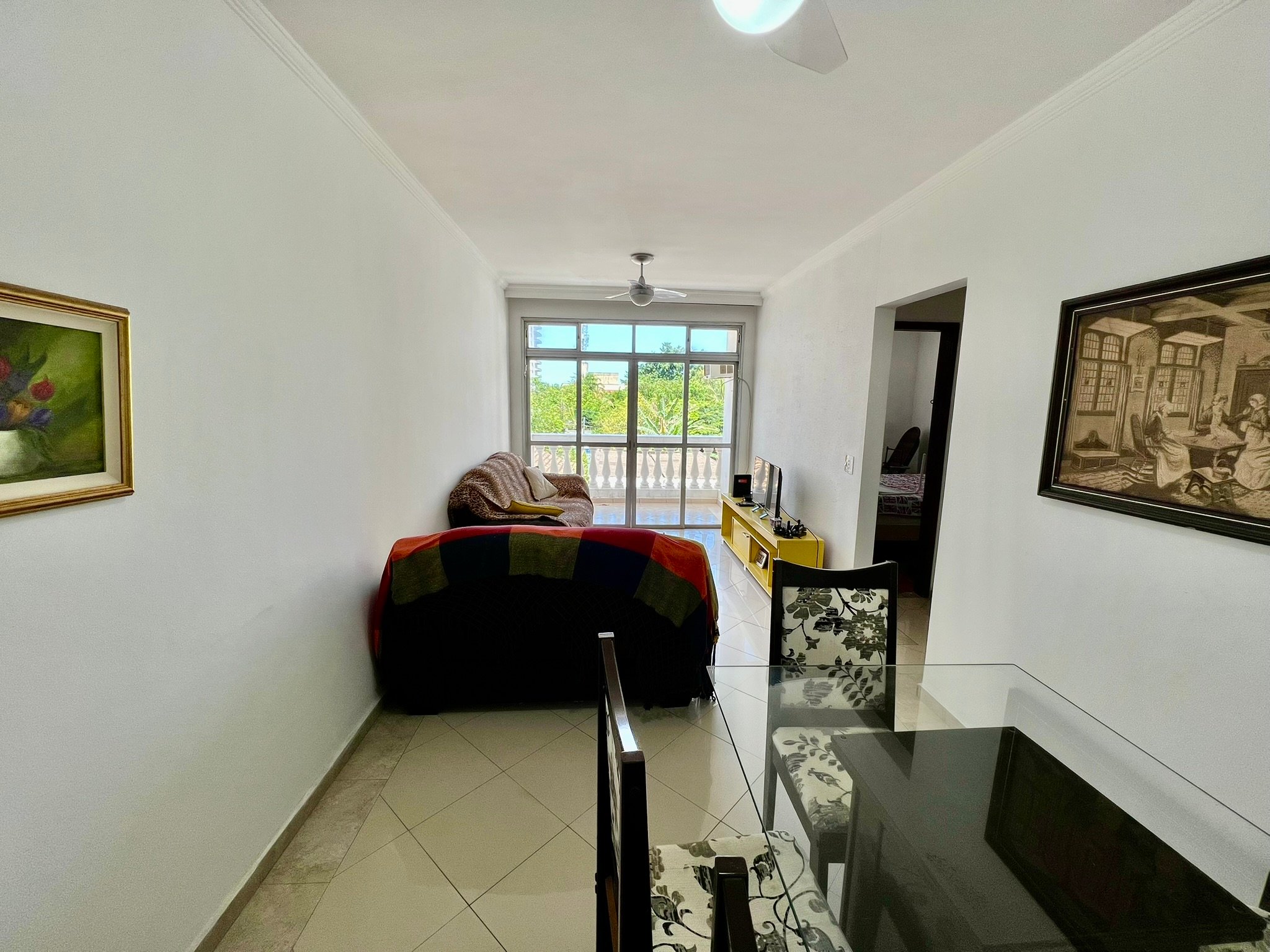 Apto (lado praia), 3 quartos, 1 vaga, Enseada