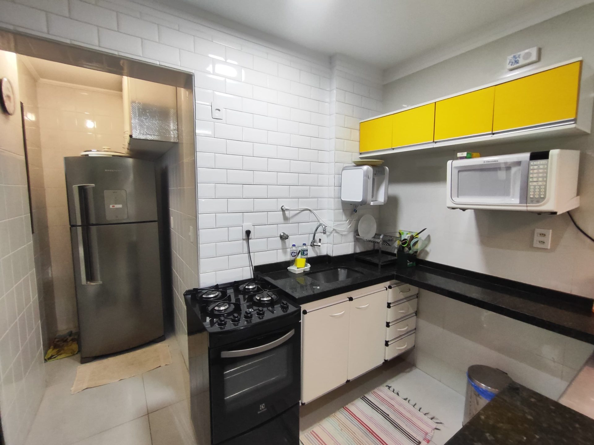 Apto reformado, 2 quartos, sacada, lazer, 1 vaga em Enseada, Guarujá — foto 8