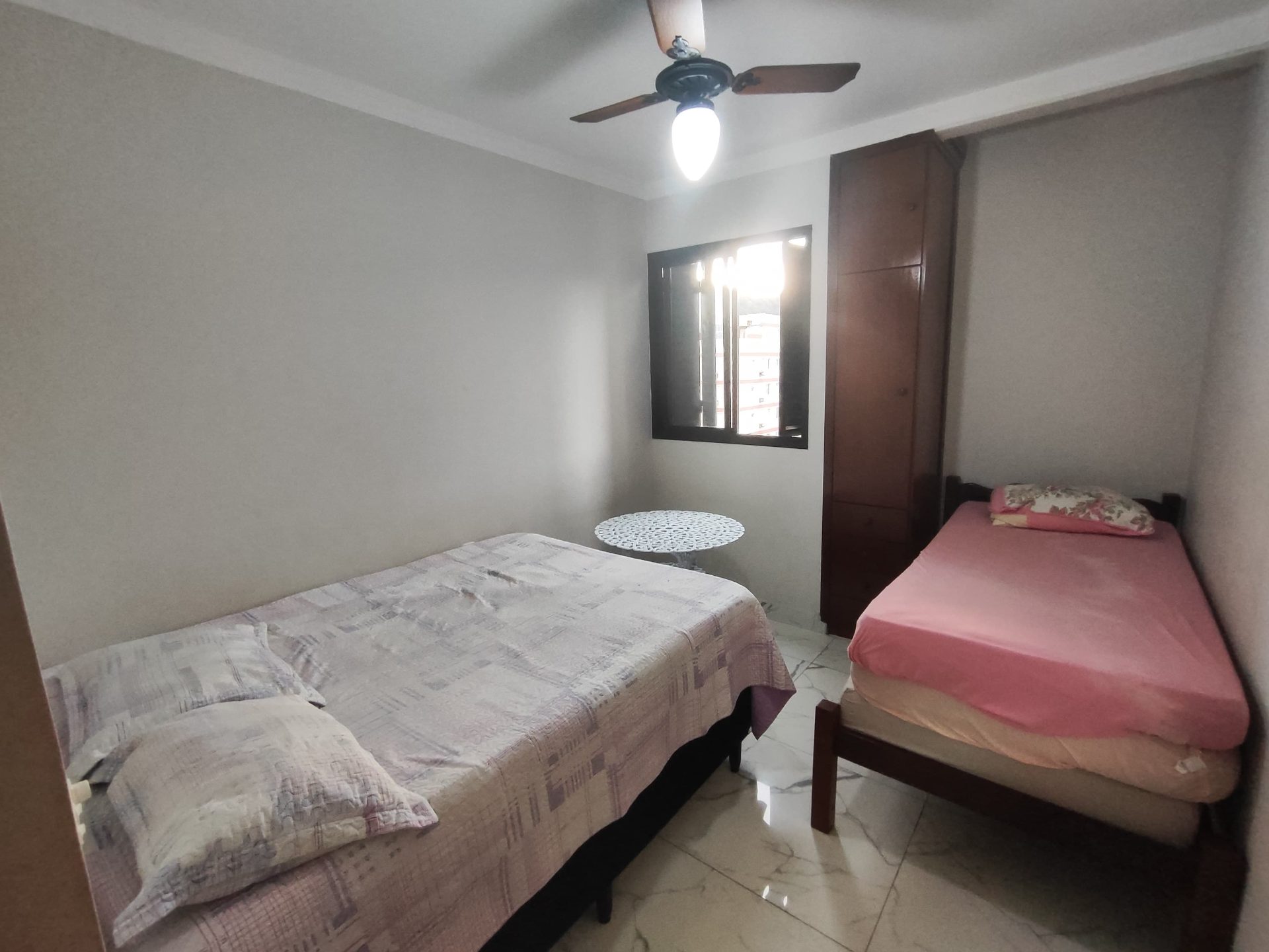 Apto reformado, 2 quartos, sacada, lazer, 1 vaga em Enseada, Guarujá — foto 13
