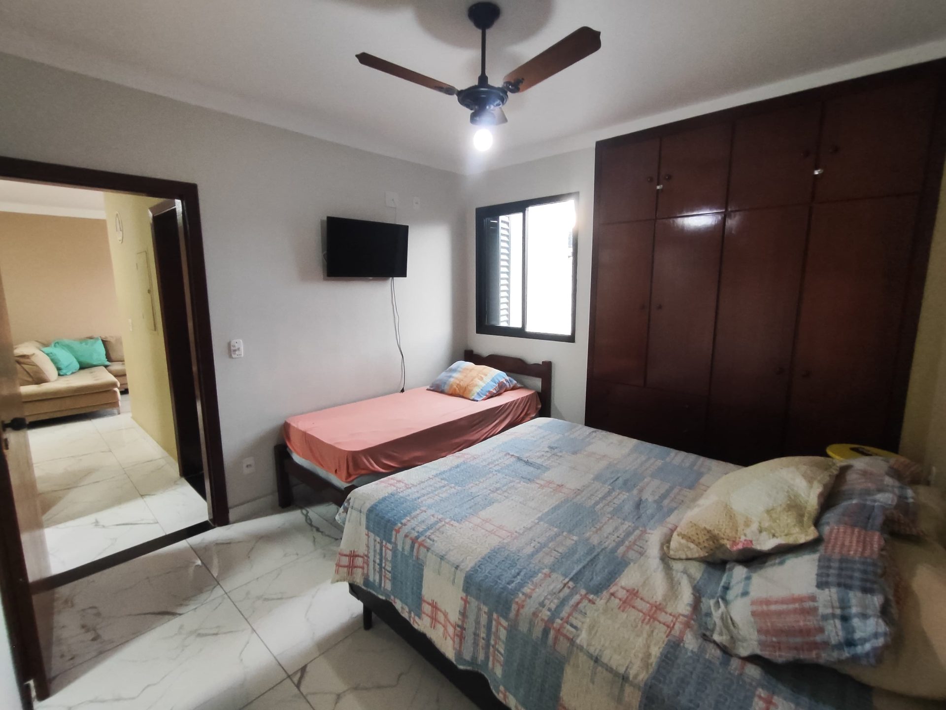 Apto reformado, 2 quartos, sacada, lazer, 1 vaga em Enseada, Guarujá — foto 10