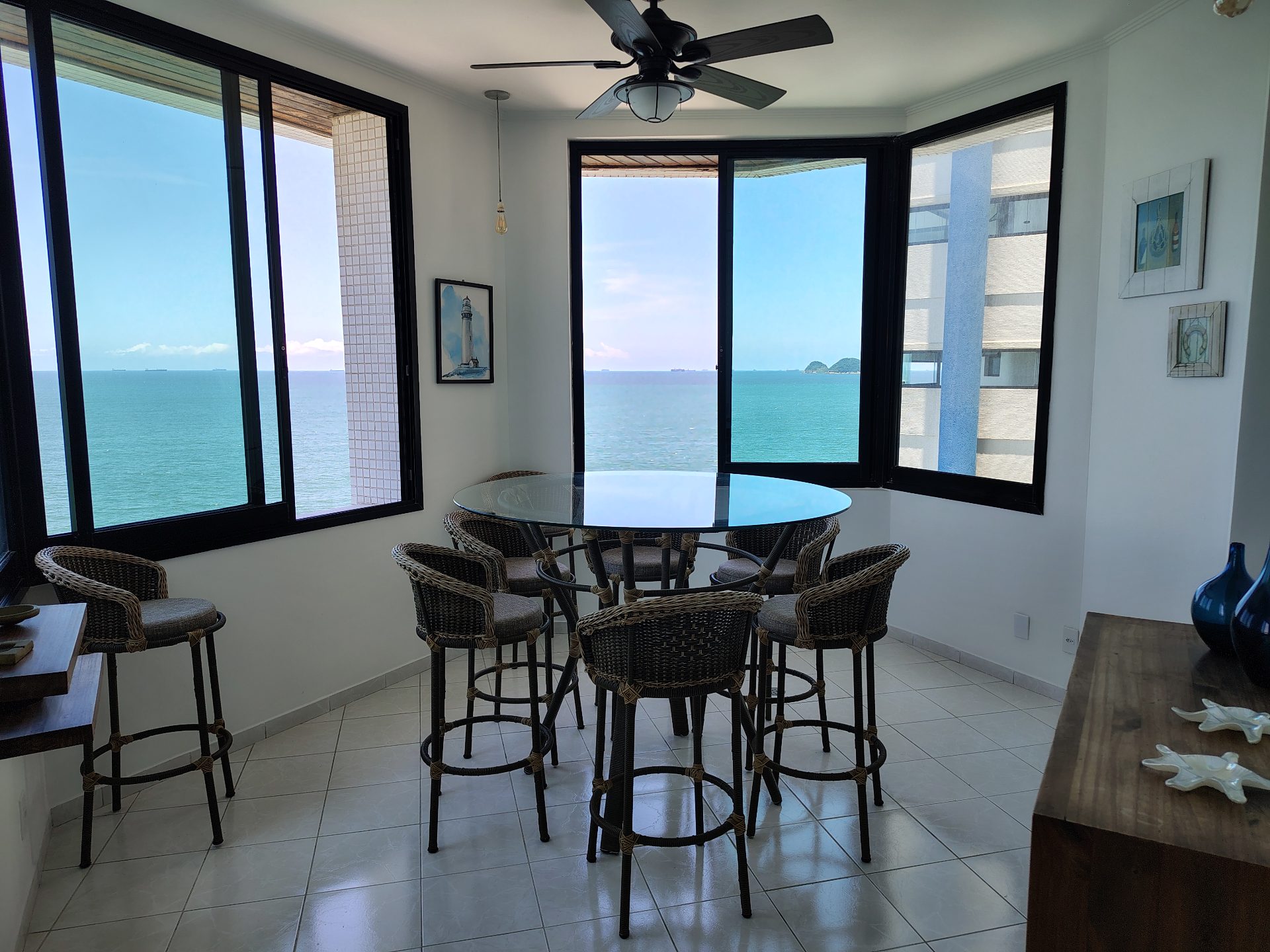 Apartamento totalmente reformado à venda no Morro do Maluf – Vista panorâmica para o mar no Guarujá em Pitangueiras, Guarujá — foto 3