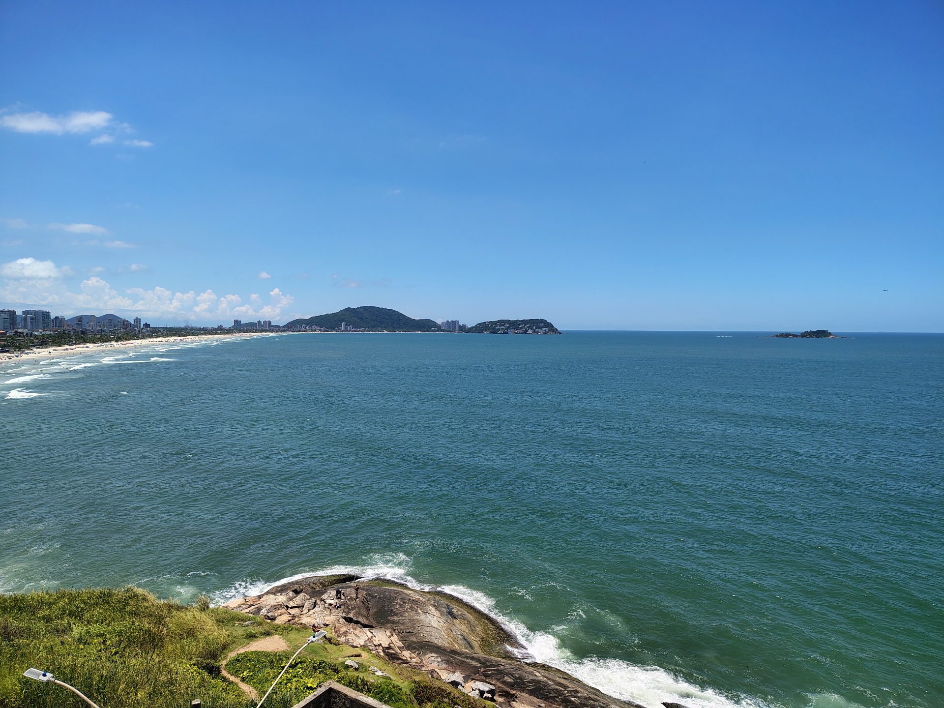 Apartamento totalmente reformado à venda no Morro do Maluf – Vista panorâmica para o mar no Guarujá em Pitangueiras, Guarujá — foto 5