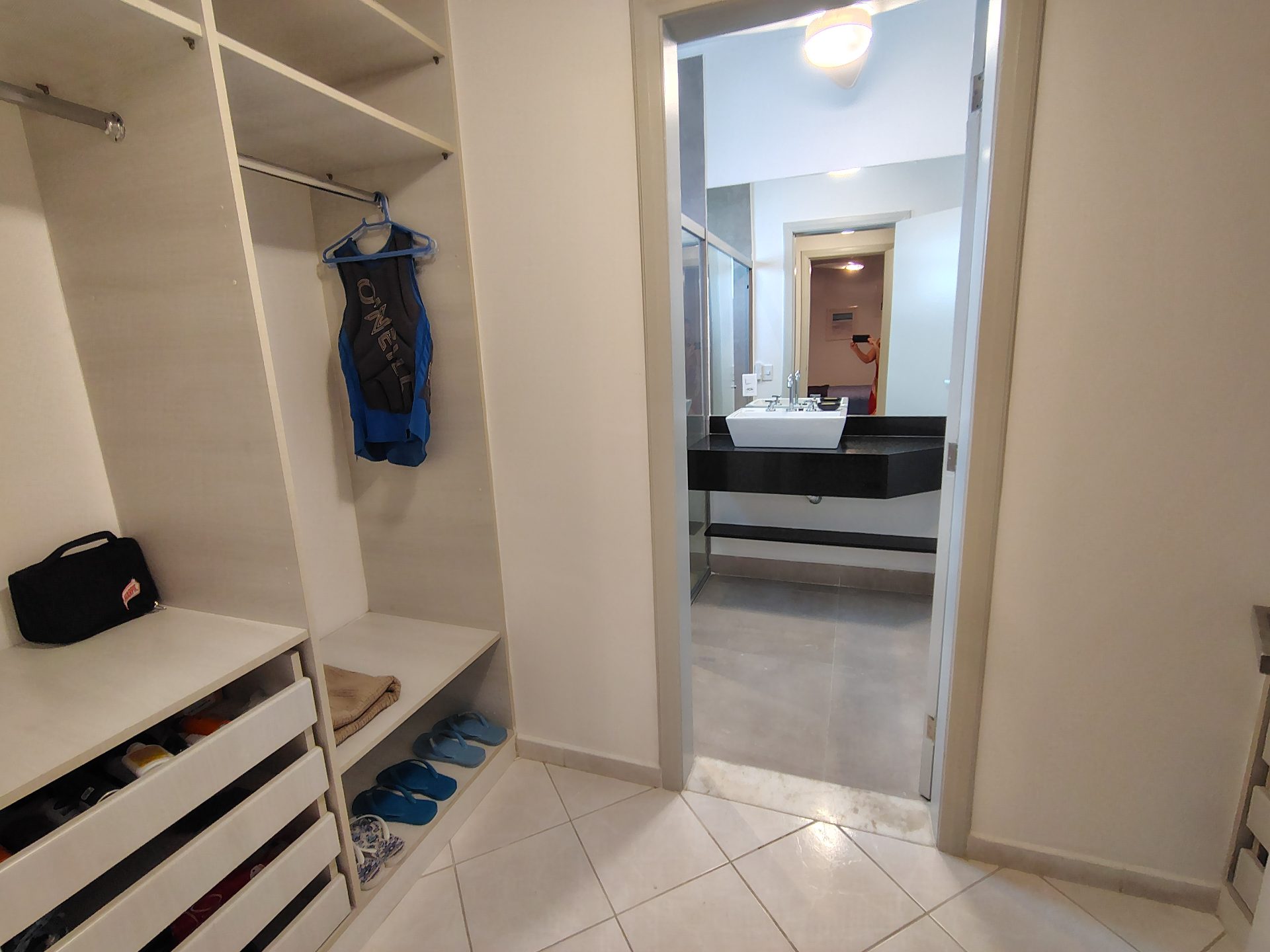 Apartamento totalmente reformado à venda no Morro do Maluf – Vista panorâmica para o mar no Guarujá em Pitangueiras, Guarujá — foto 11