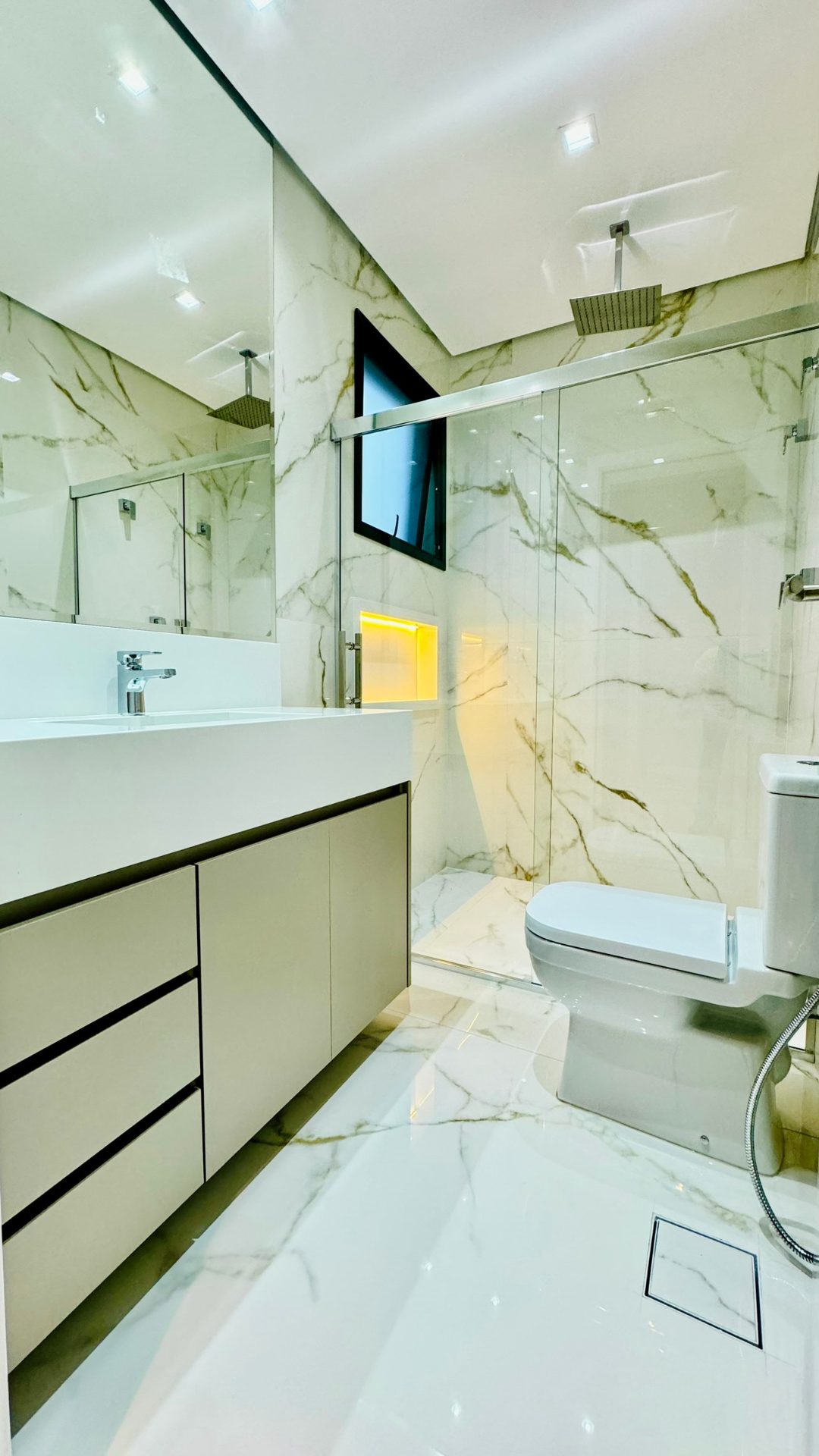 Casa Nova, 5 suítes, lazer, Jardim Acapulco em Jardim Acapulco, Guarujá — foto 30