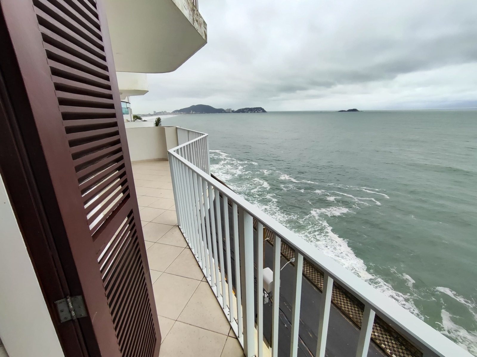 Apto 3 quartos, frente mar, sacada em Pitangueiras, Guarujá — foto 18