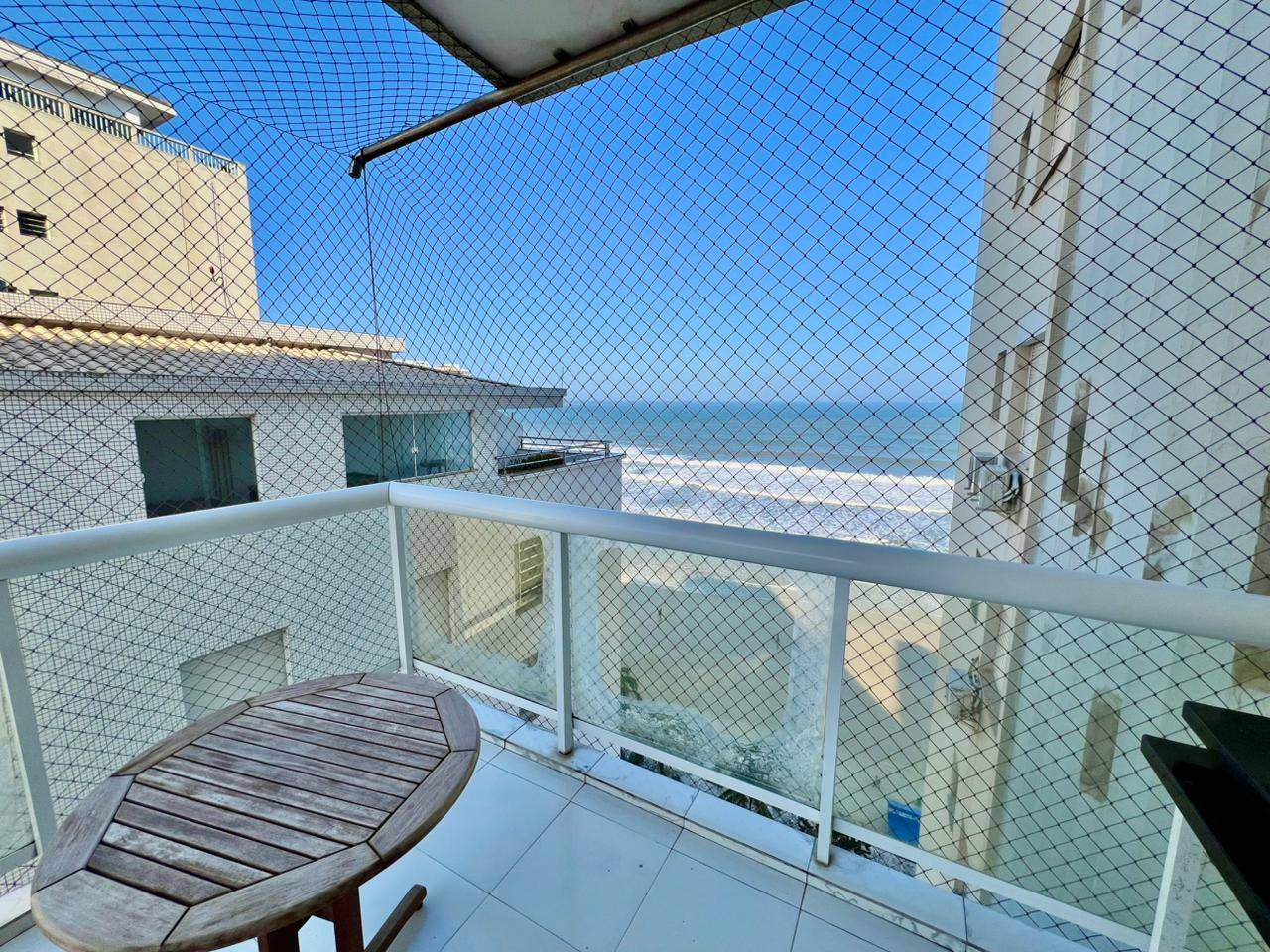 Vista Mar e Conforto | Apto Reformado com 3 Quartos em Pitangueiras em Pitangueiras, Guarujá — foto 9
