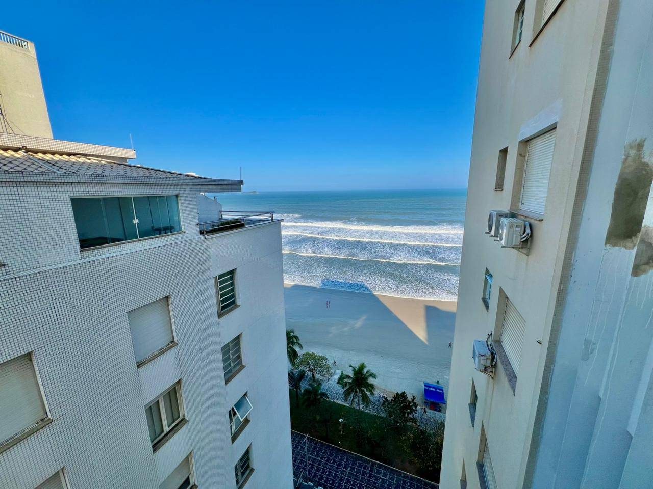 Vista Mar e Conforto | Apto Reformado com 3 Quartos em Pitangueiras em Pitangueiras, Guarujá — foto 10