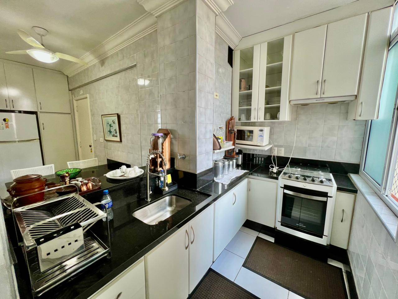 Vista Mar e Conforto | Apto Reformado com 3 Quartos em Pitangueiras em Pitangueiras, Guarujá — foto 16