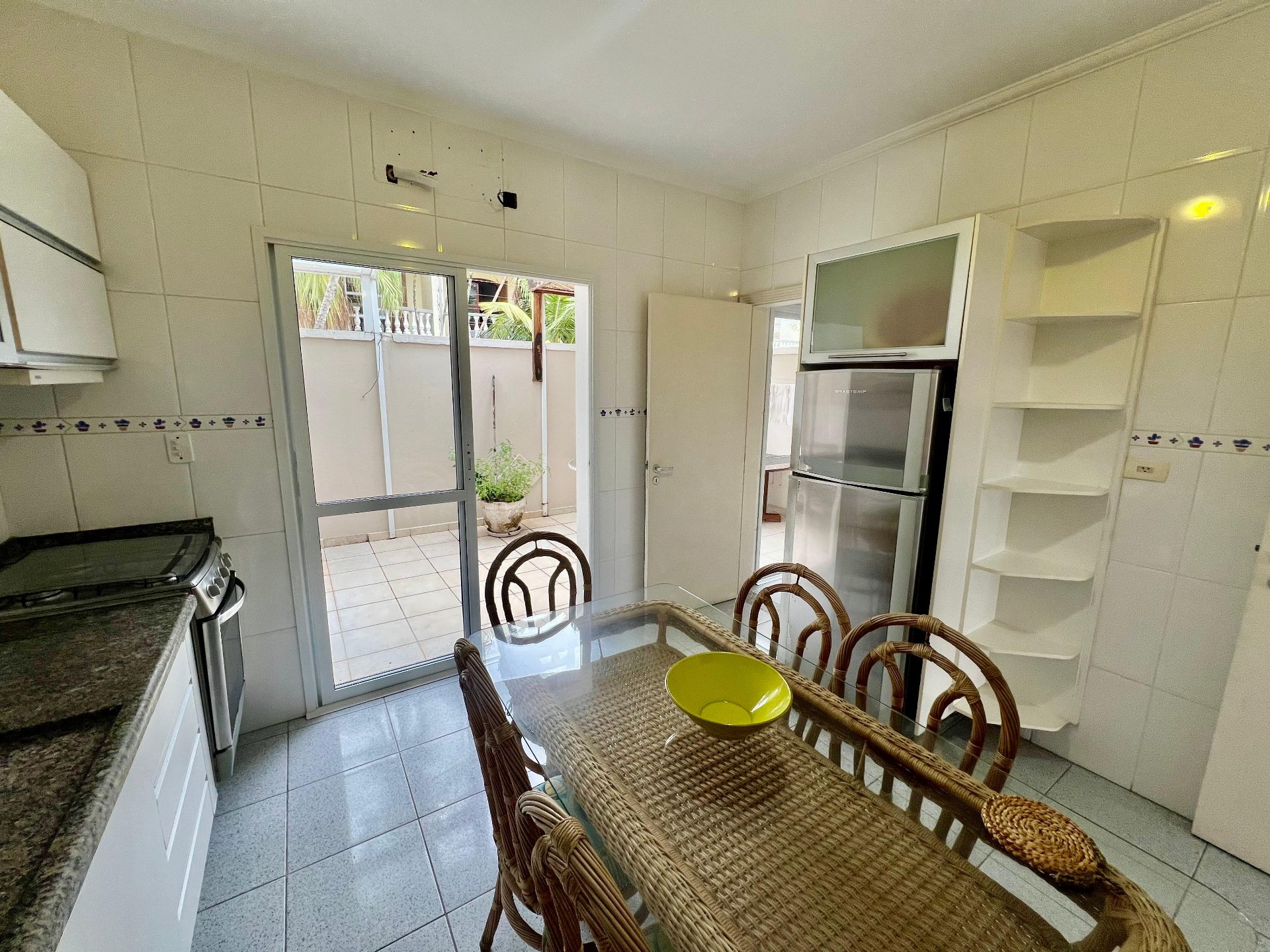 Casa em Condomínio de Alto Padrão | A 40 metros da Praia da Enseada em Enseada, Guarujá — foto 10