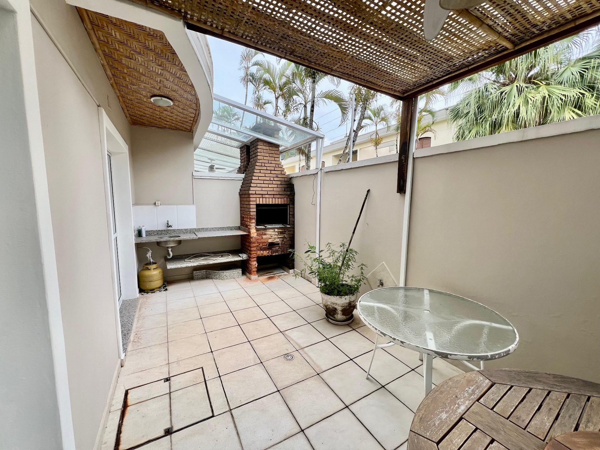 Casa em Condomínio de Alto Padrão | A 40 metros da Praia da Enseada em Enseada, Guarujá — foto 14