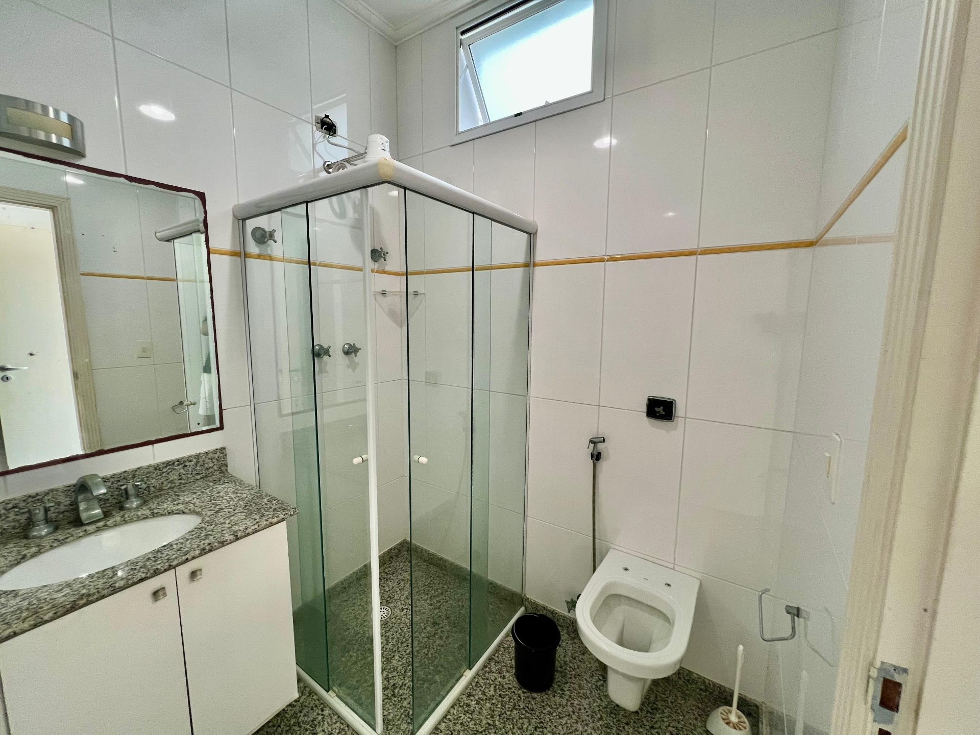 Casa em Condomínio de Alto Padrão | A 40 metros da Praia da Enseada em Enseada, Guarujá — foto 29