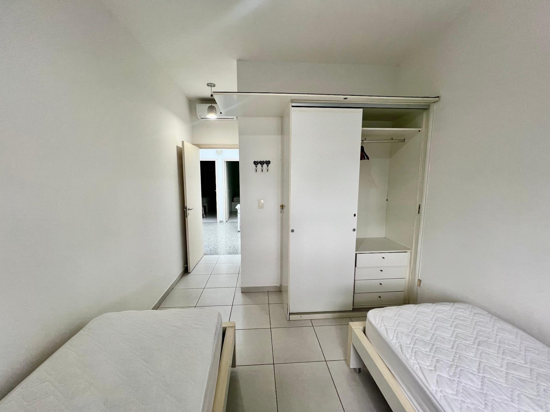 Casa em Condomínio de Alto Padrão | A 40 metros da Praia da Enseada em Enseada, Guarujá — foto 31