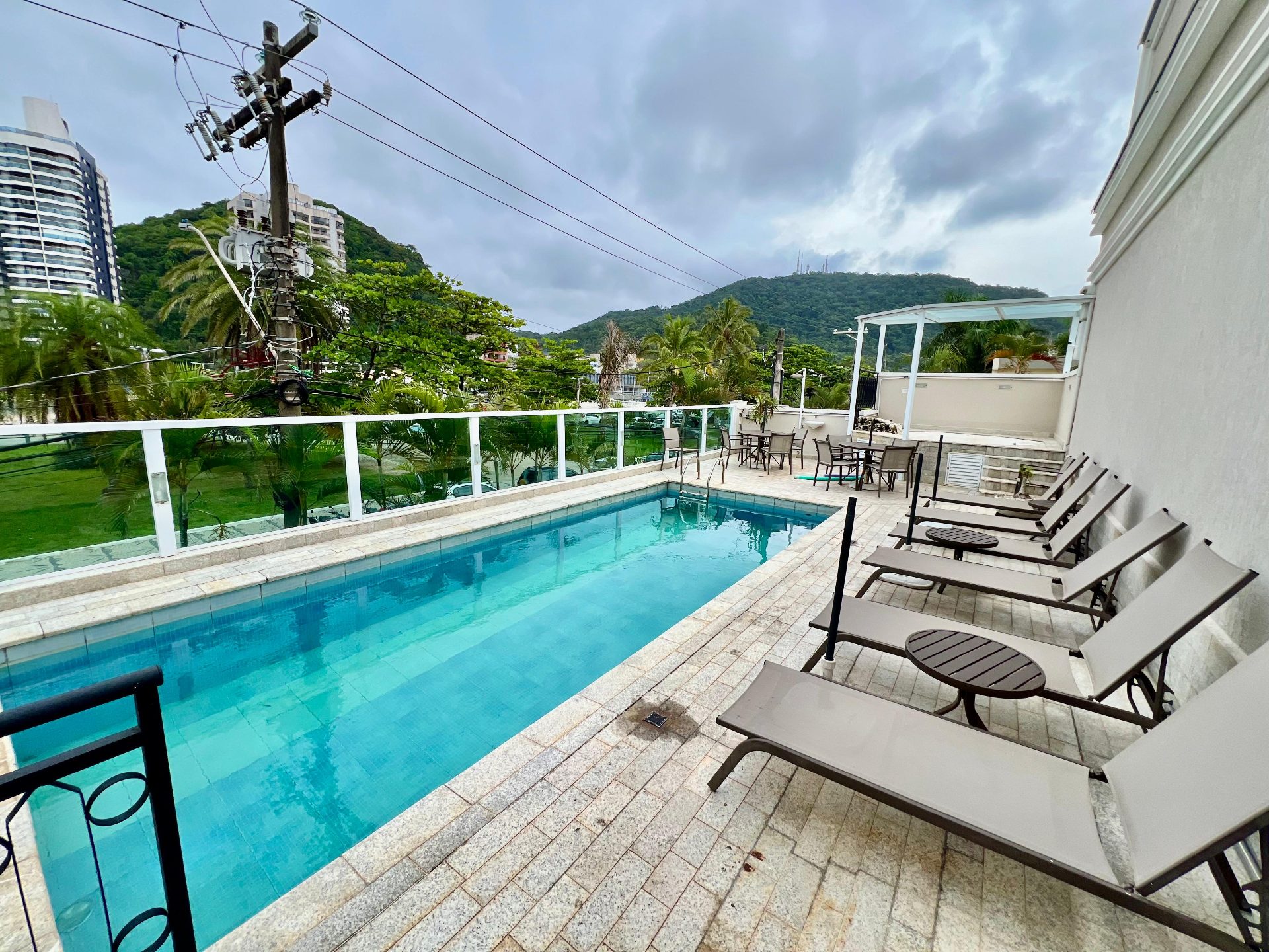 Casa em Condomínio de Alto Padrão | A 40 metros da Praia da Enseada em Enseada, Guarujá — foto 36