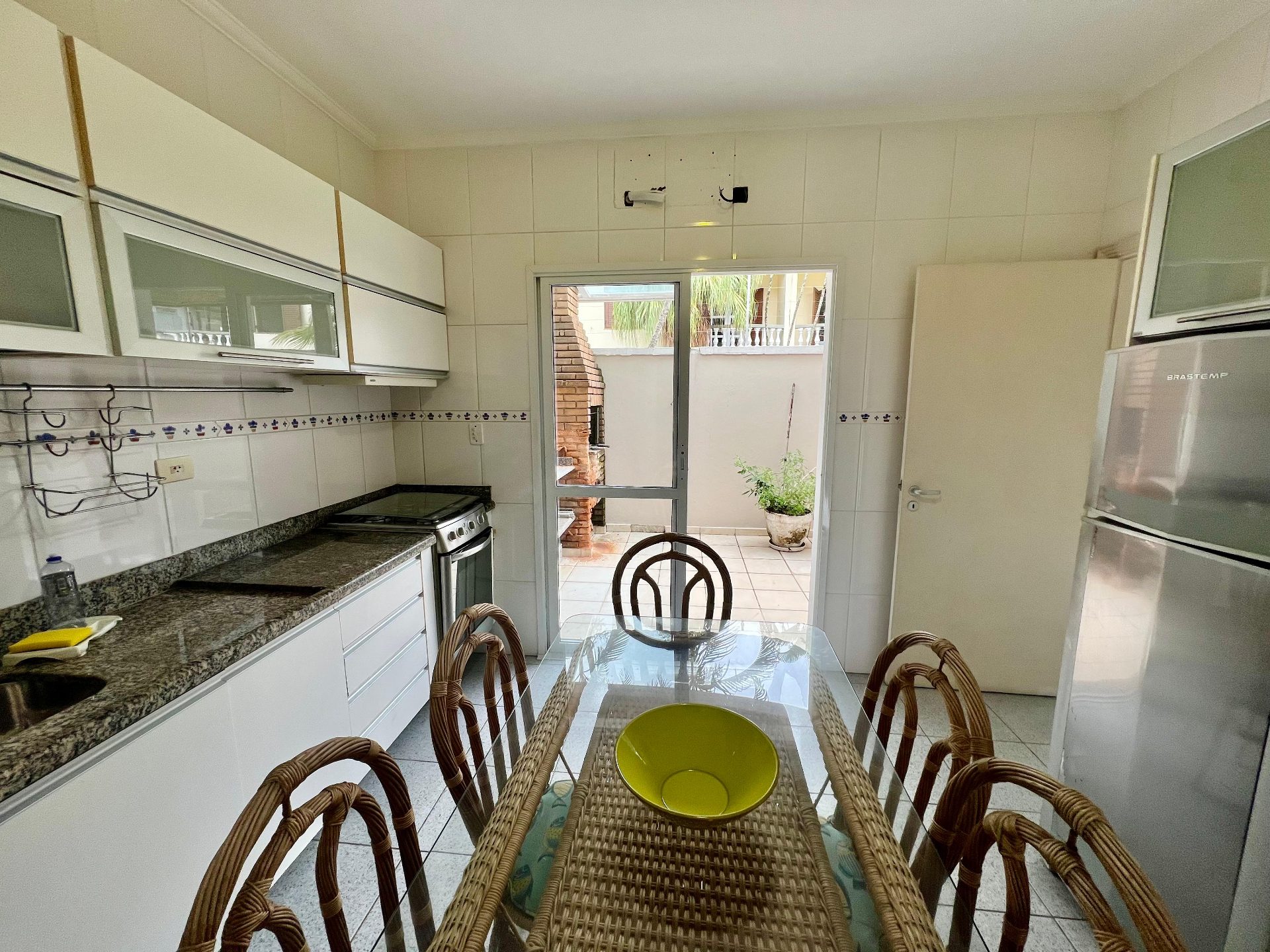 Casa em Condomínio de Alto Padrão | A 40 metros da Praia da Enseada em Enseada, Guarujá — foto 9