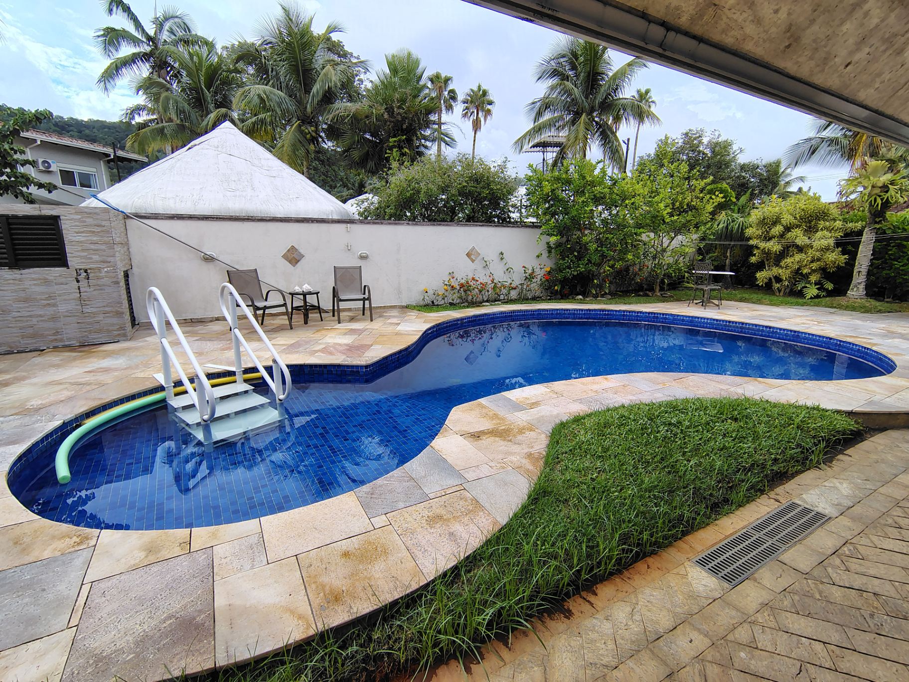 Casa Térrea em Condomínio com Energia Solar, Piscina e Área Gourmet Completa em Enseada, Guarujá — foto 18