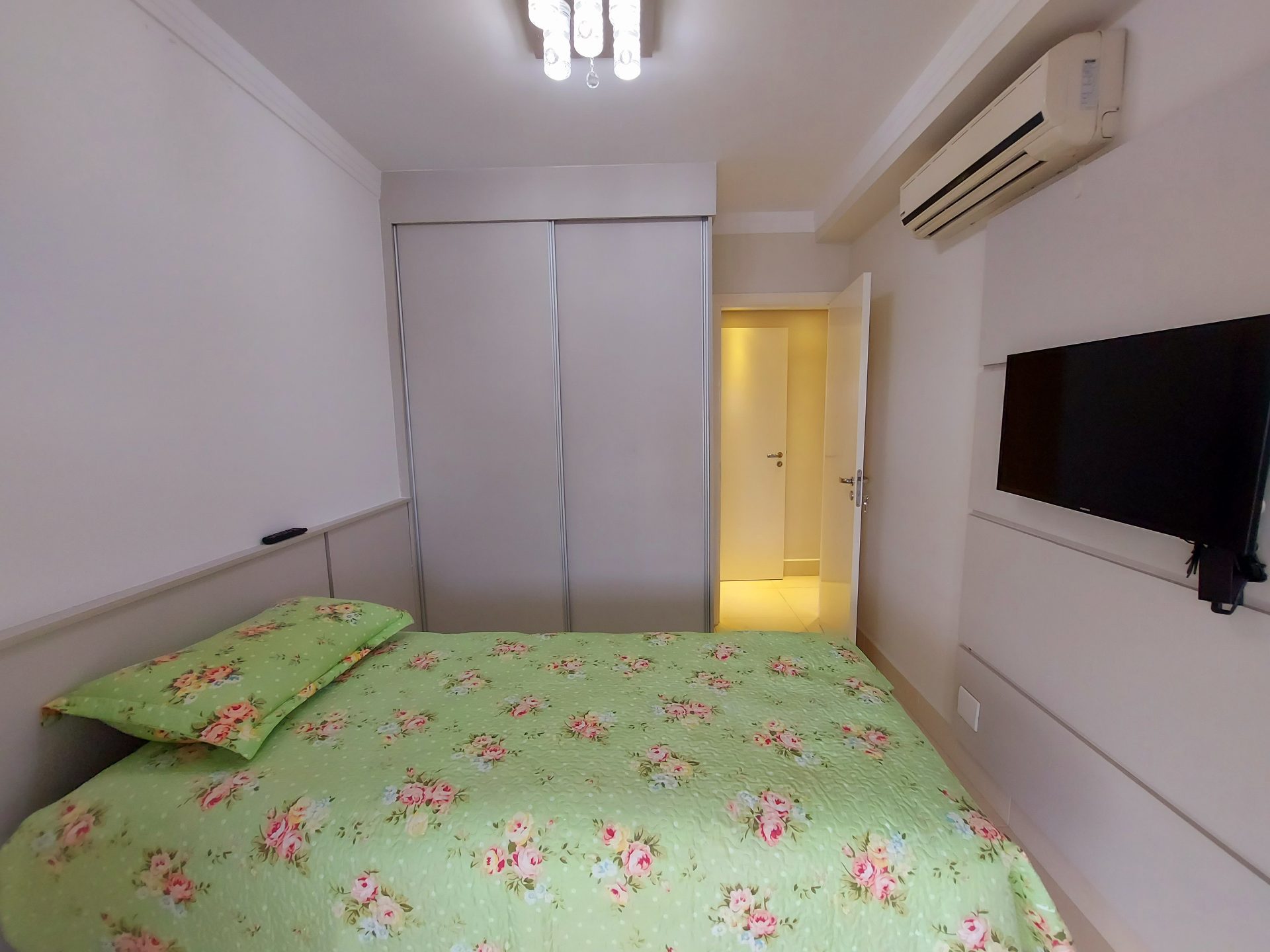 Apartamento de Alto Padrão com 4 Dormitórios, 2 Suítes e Varanda Gourmet a 250m da Praia em Enseada, Guarujá — foto 15