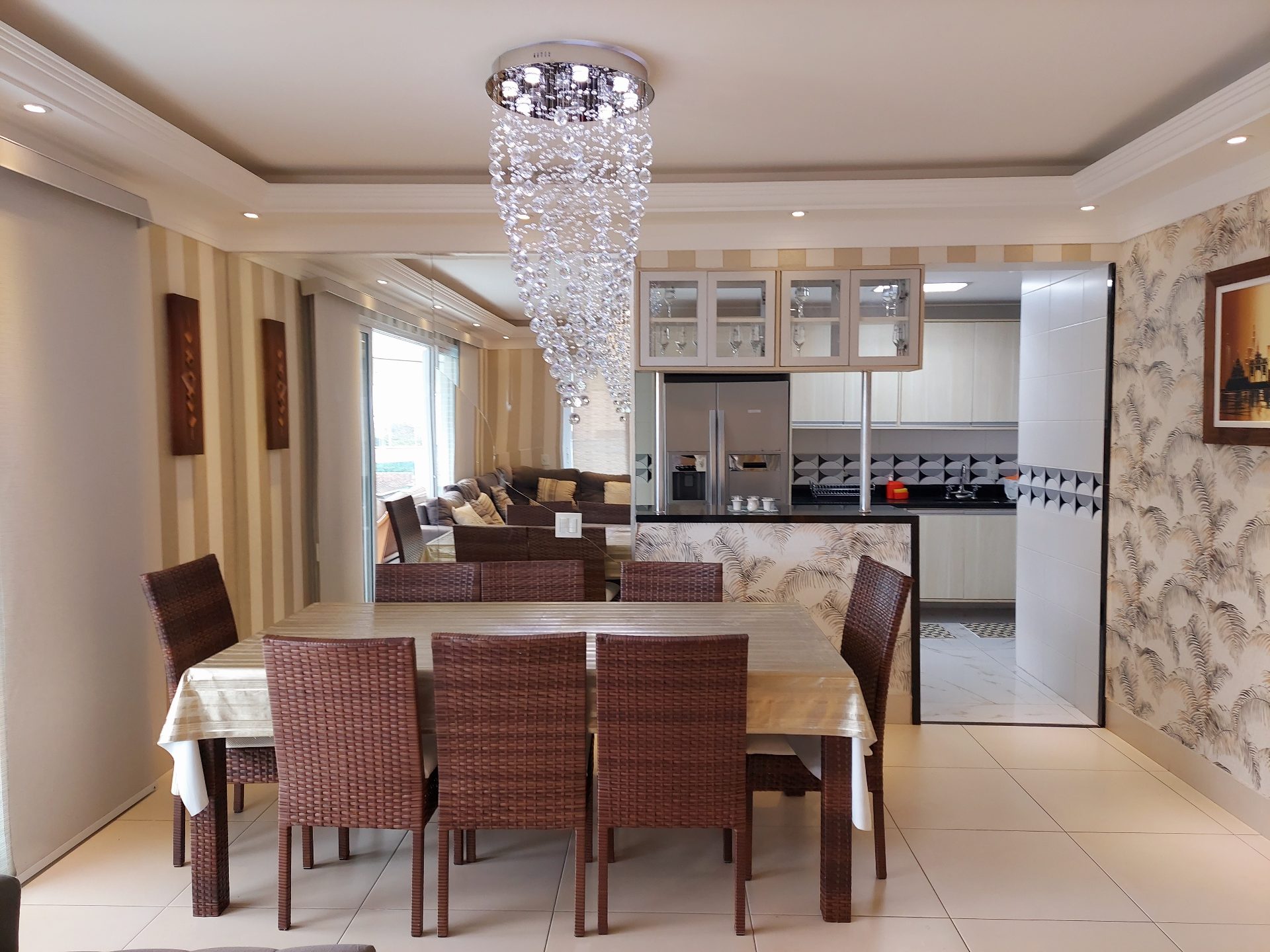 Apartamento de Alto Padrão com 4 Dormitórios, 2 Suítes e Varanda Gourmet a 250m da Praia em Enseada, Guarujá — foto 4