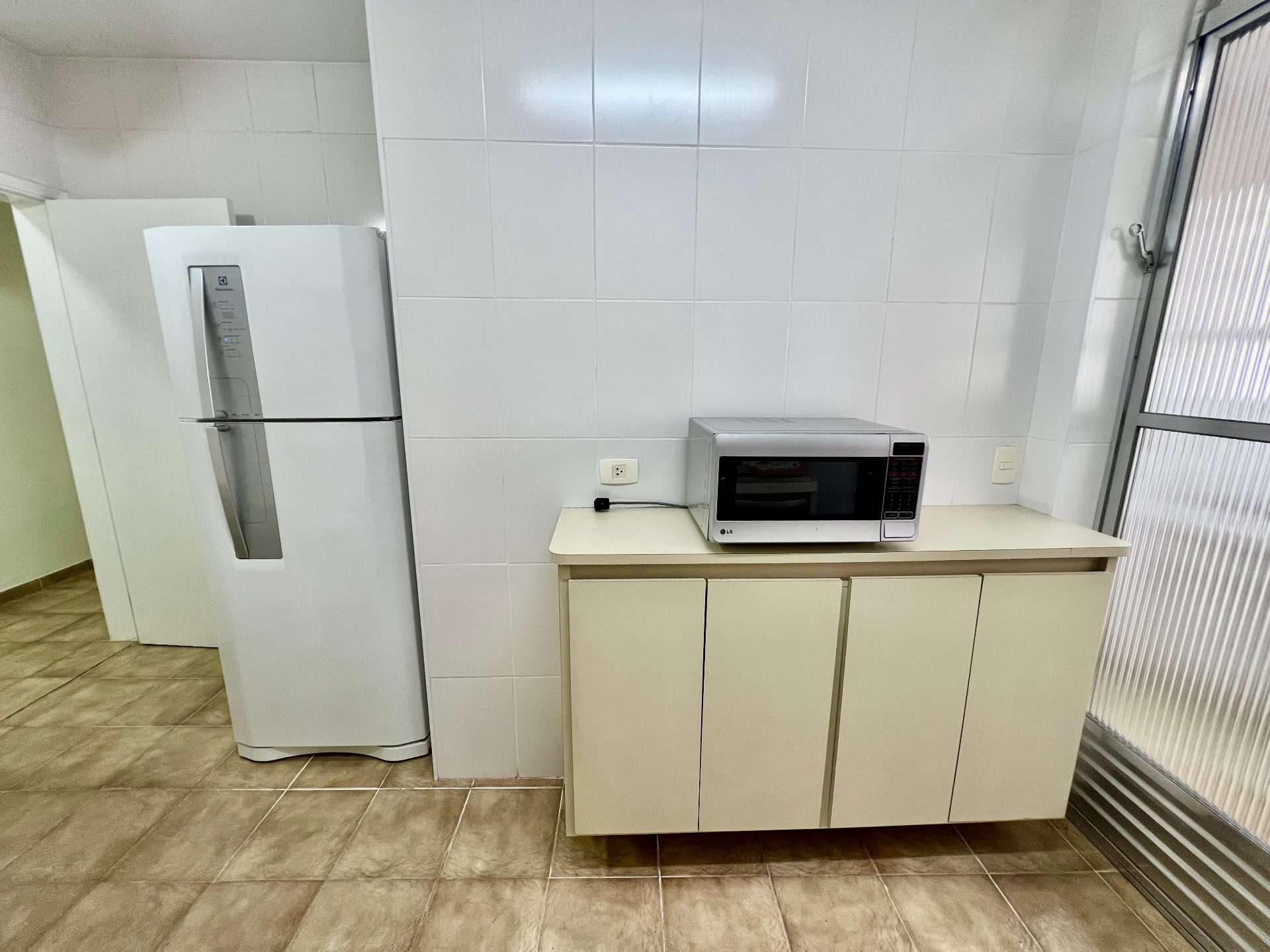 Apto à venda na Praia da Enseada, uma oportunidade que combina localização privilegiada, conforto e praticidade para morar ou investir. em Enseada, Guarujá — foto 20
