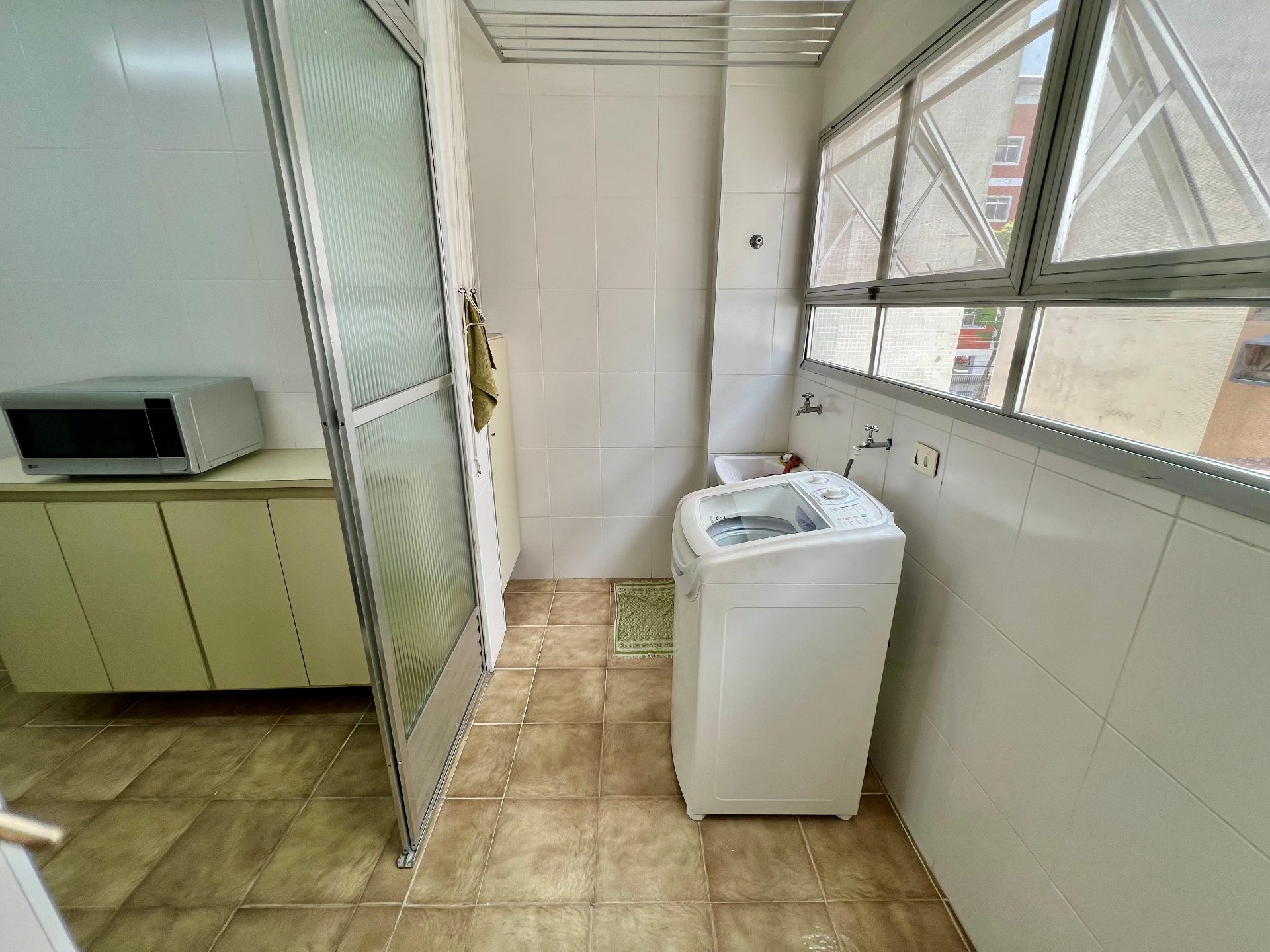 Apto à venda na Praia da Enseada, uma oportunidade que combina localização privilegiada, conforto e praticidade para morar ou investir. em Enseada, Guarujá — foto 21