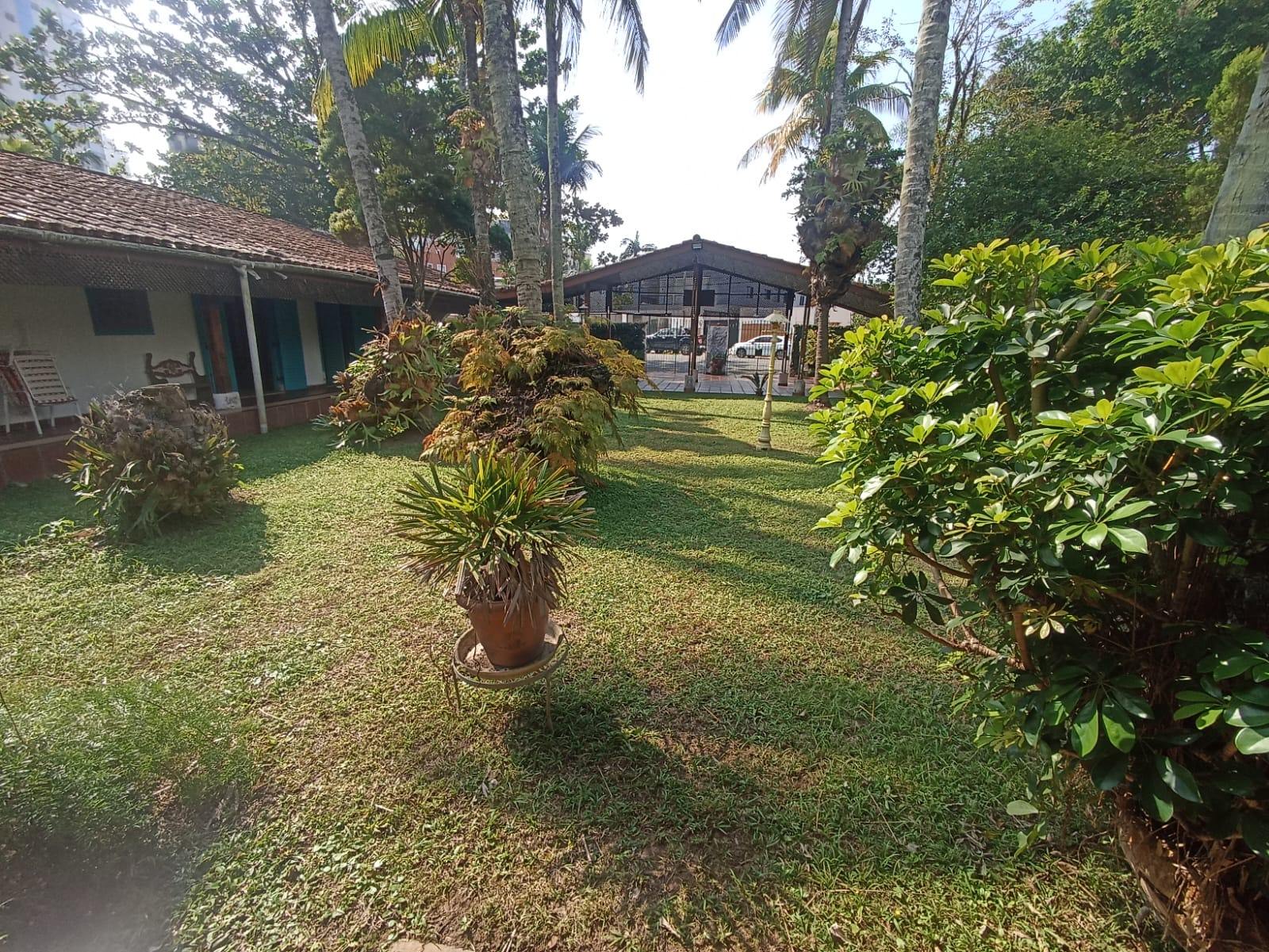 Casa térrea, 250m praia, 4 quartos