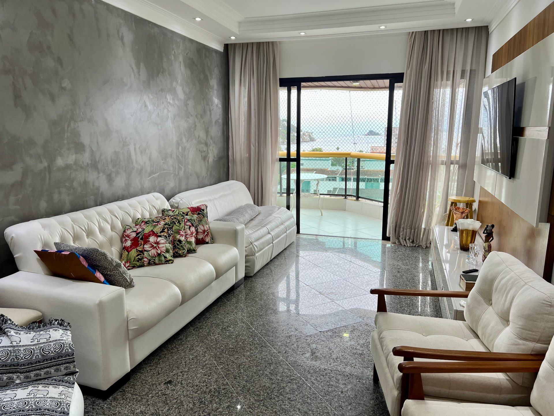 Apartamento Reformado com Vista Panorâmica para o Mar, 3 Dormitórios e 2 Vagas na Praia da Enseada em Loteamento João Batista Julião, Guarujá — foto 2