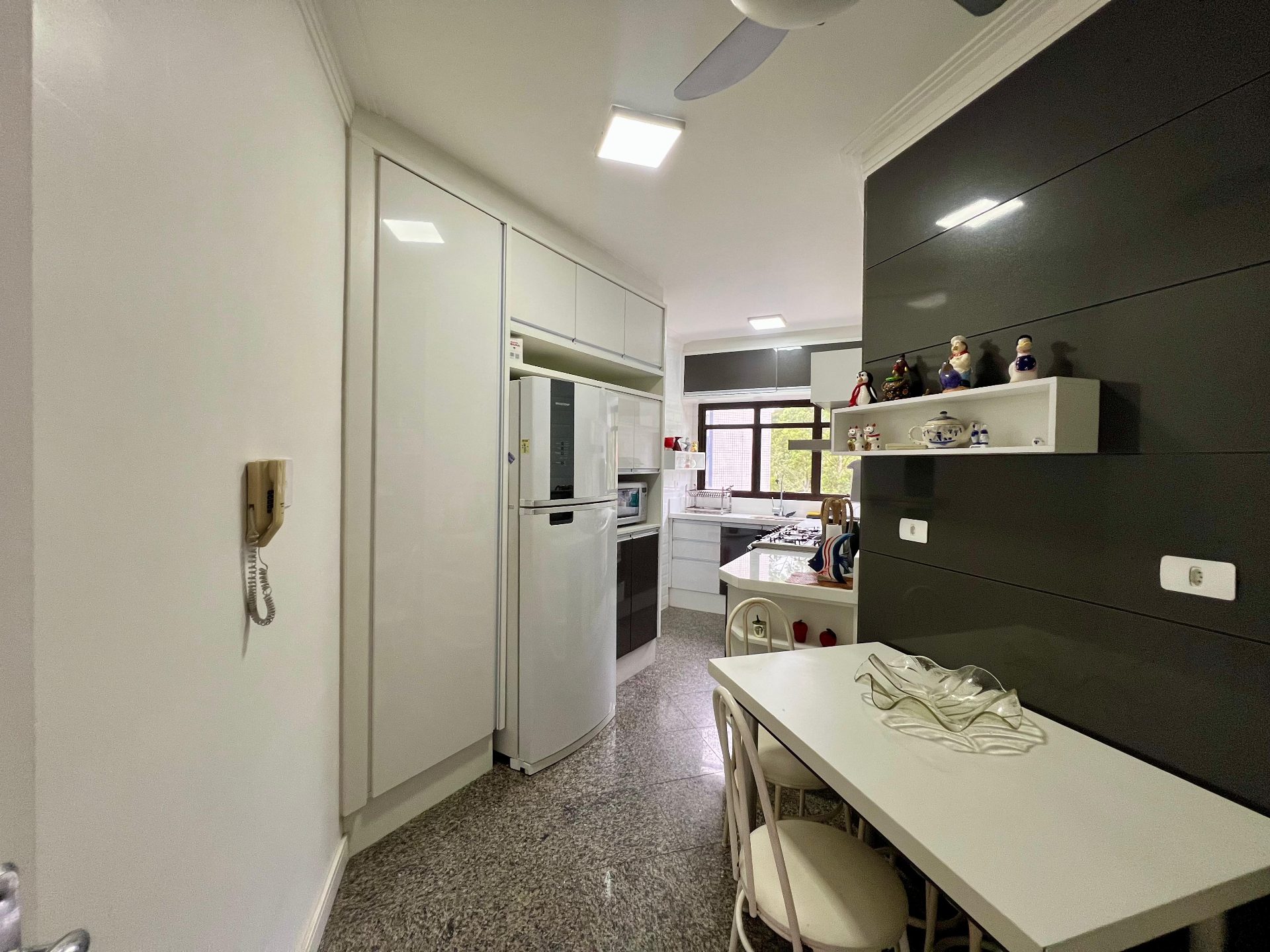 Apartamento Reformado com Vista Panorâmica para o Mar, 3 Dormitórios e 2 Vagas na Praia da Enseada em Loteamento João Batista Julião, Guarujá — foto 25