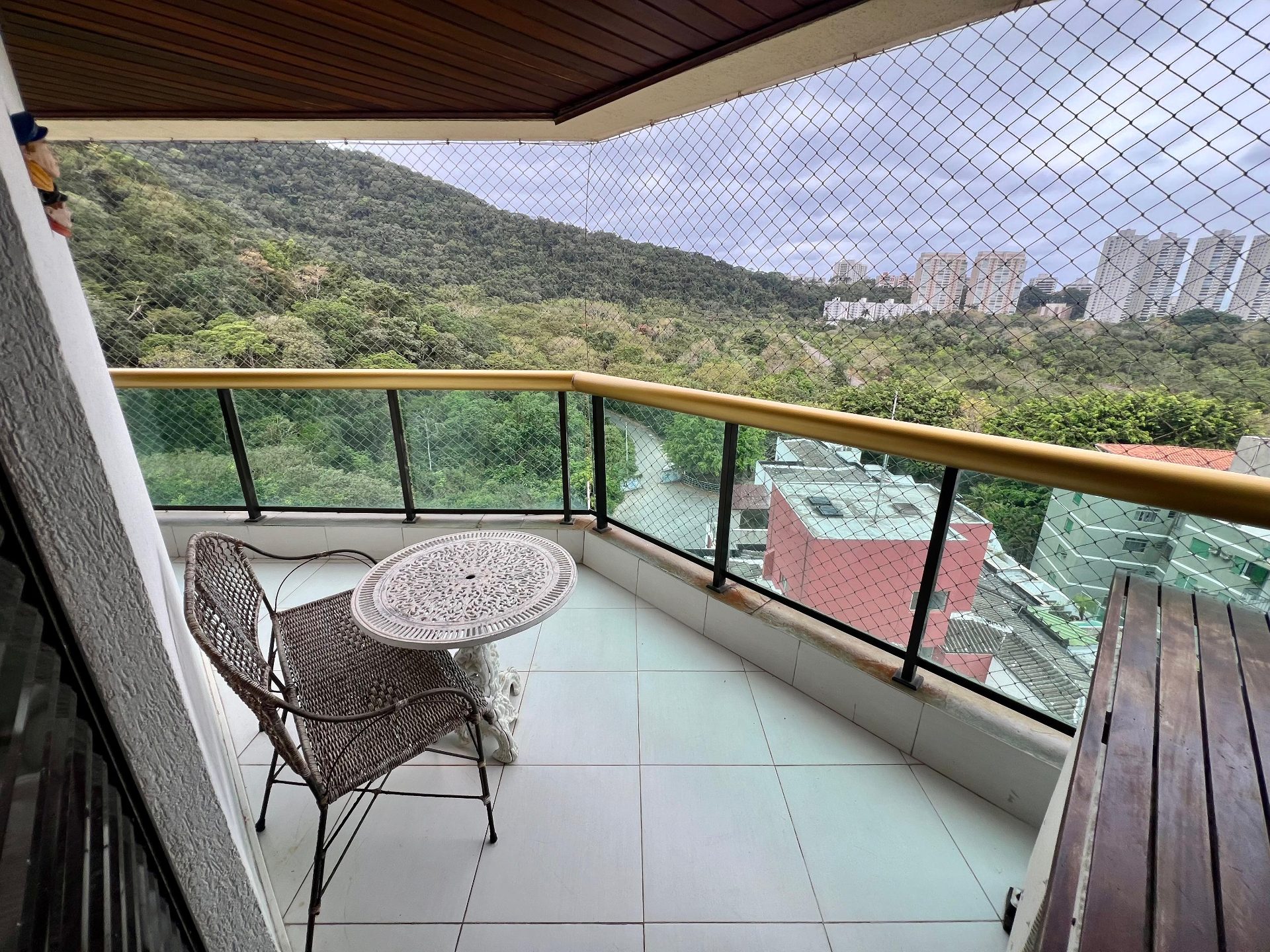 Apartamento Reformado com Vista Panorâmica para o Mar, 3 Dormitórios e 2 Vagas na Praia da Enseada em Loteamento João Batista Julião, Guarujá — foto 12