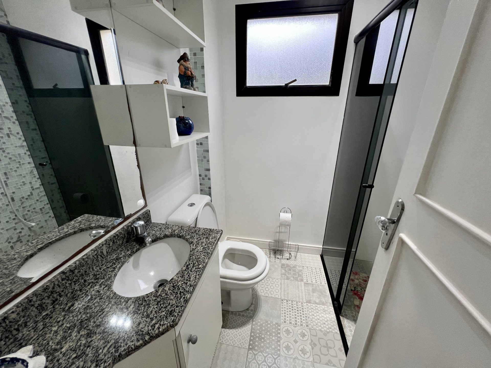 Apartamento Reformado com Vista Panorâmica para o Mar, 3 Dormitórios e 2 Vagas na Praia da Enseada em Loteamento João Batista Julião, Guarujá — foto 36