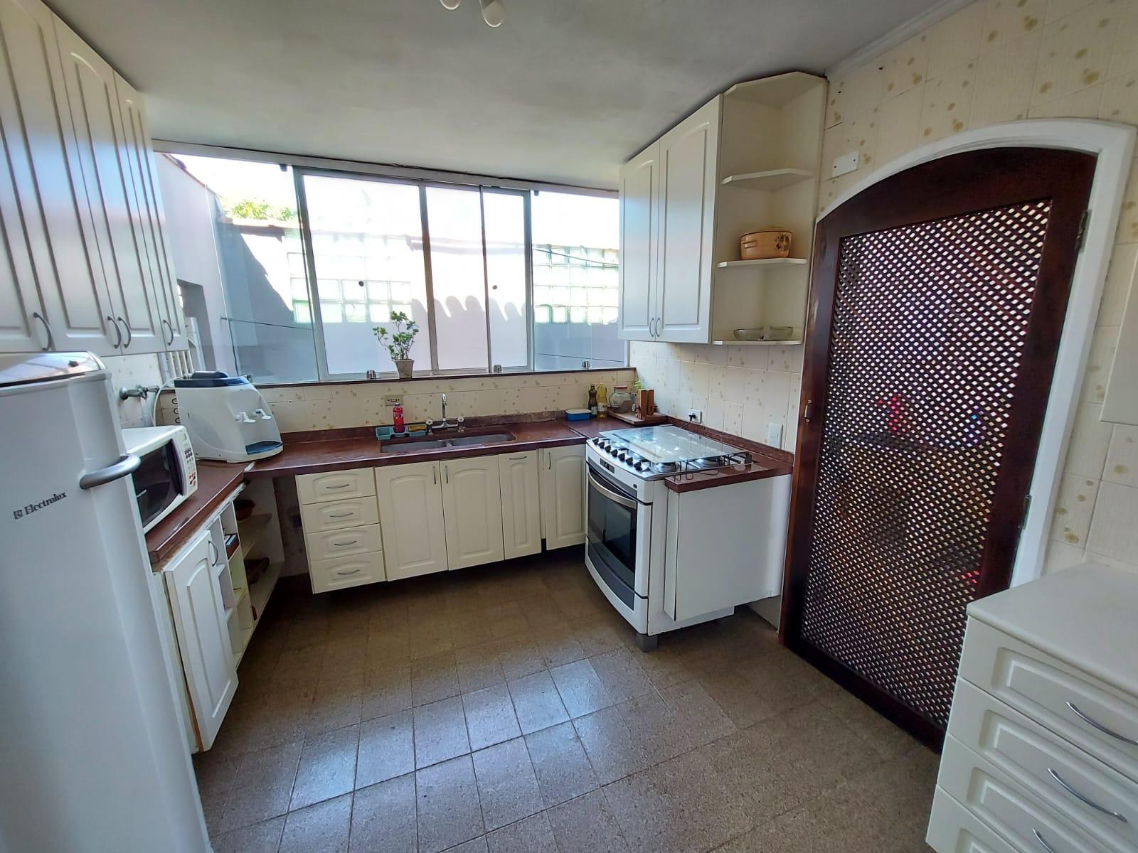 Casa dos Sonhos com 4 Dormitórios, Suítes, Jardim e Espaço Gourmet em Balneário Praia do Pernambuco, Guarujá — foto 34