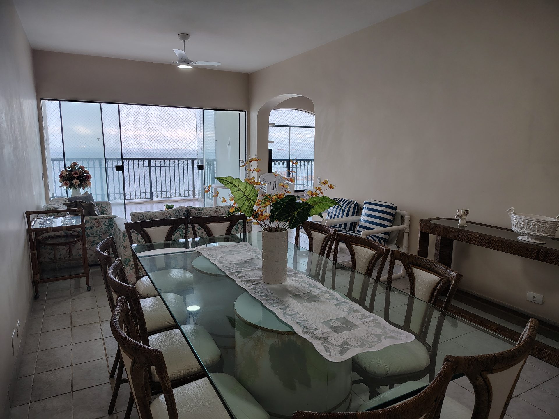 Apto frente praia Pitangueiras, 4 quartos, sacada, 1 vaga em Pitangueiras, Guarujá — foto 5