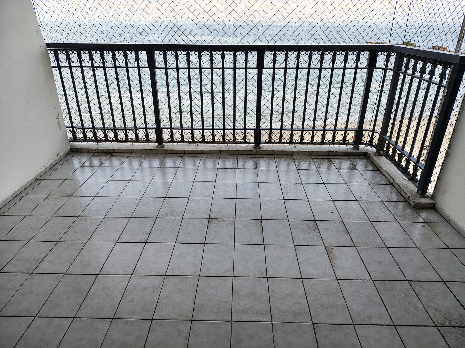 Apto frente praia Pitangueiras, 4 quartos, sacada, 1 vaga em Pitangueiras, Guarujá — foto 2