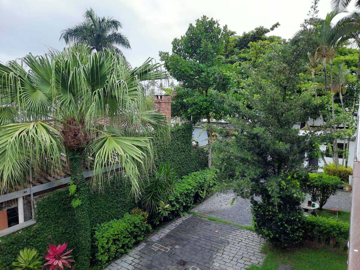 Casa triplex de 230m², poucos metros da praia Enseada em Enseada, Guarujá — foto 12